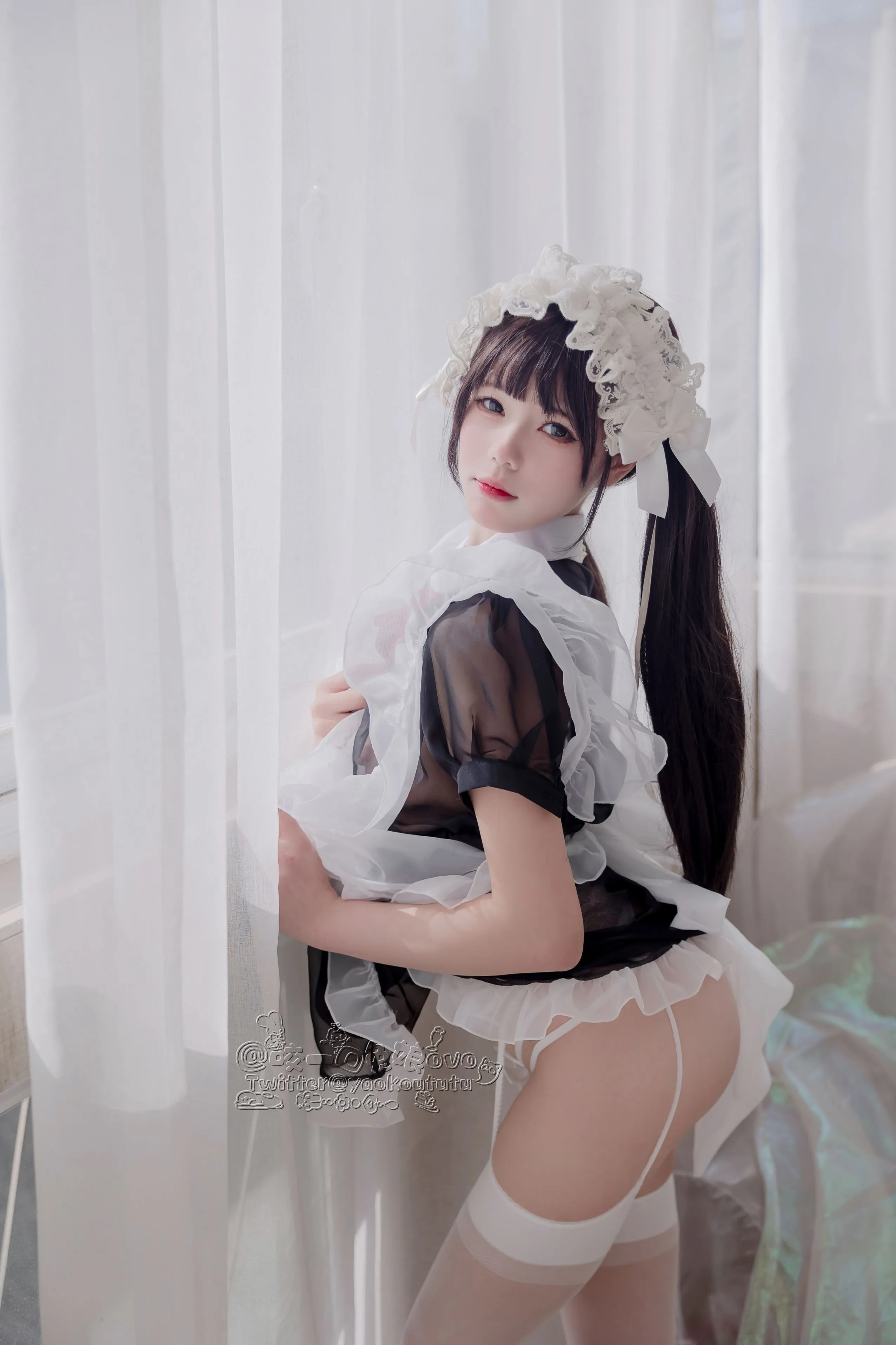 咬一口兔娘黏黏团子兔黑白女仆58P438MB热门写真