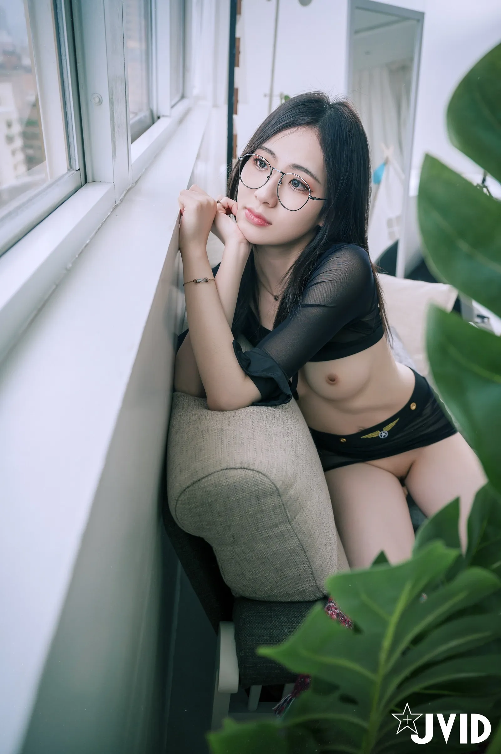 JVID阿黎暗黑空姐套图