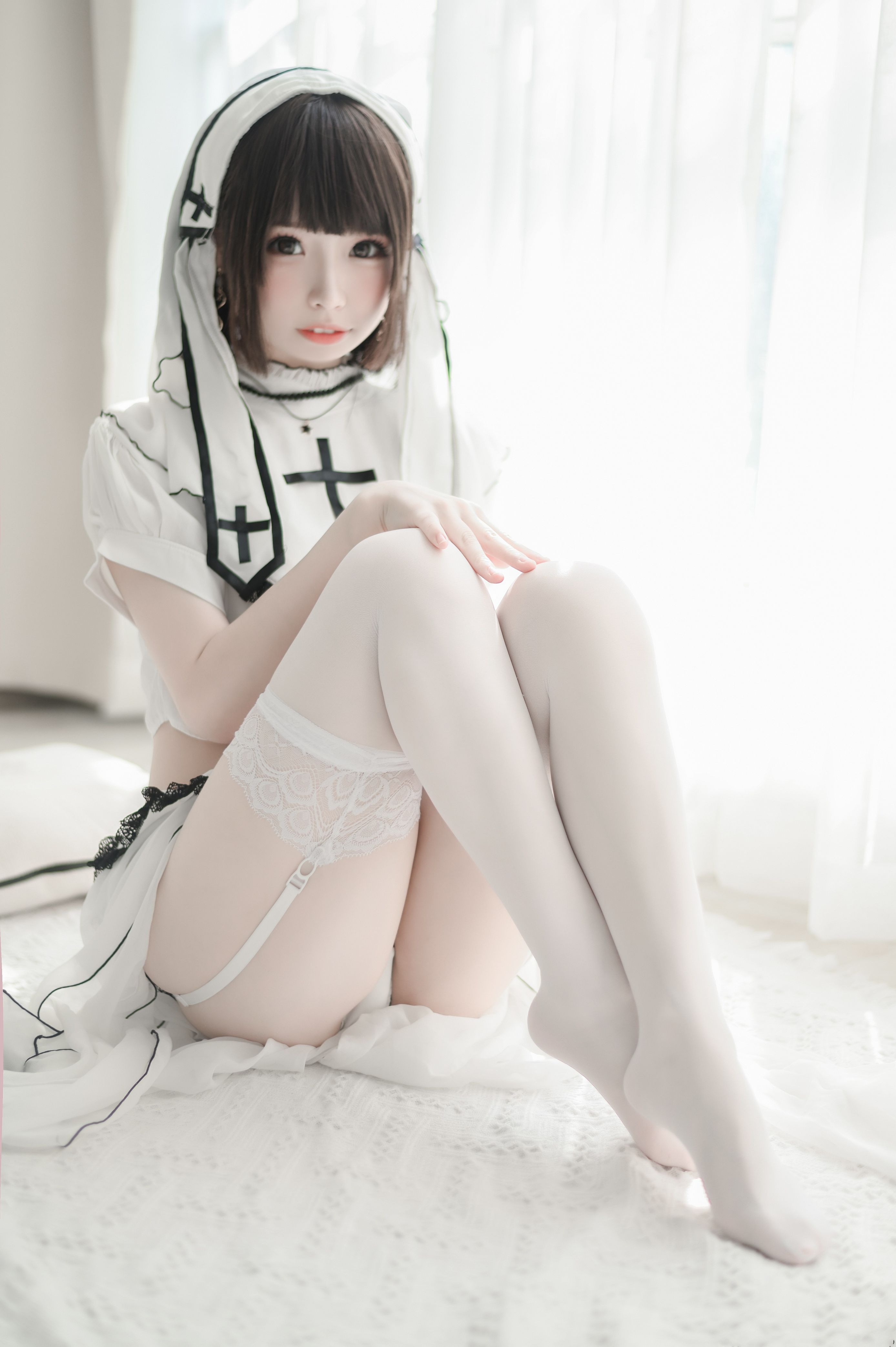 十万珍吱伏特NO03修女49P210MB人气合集