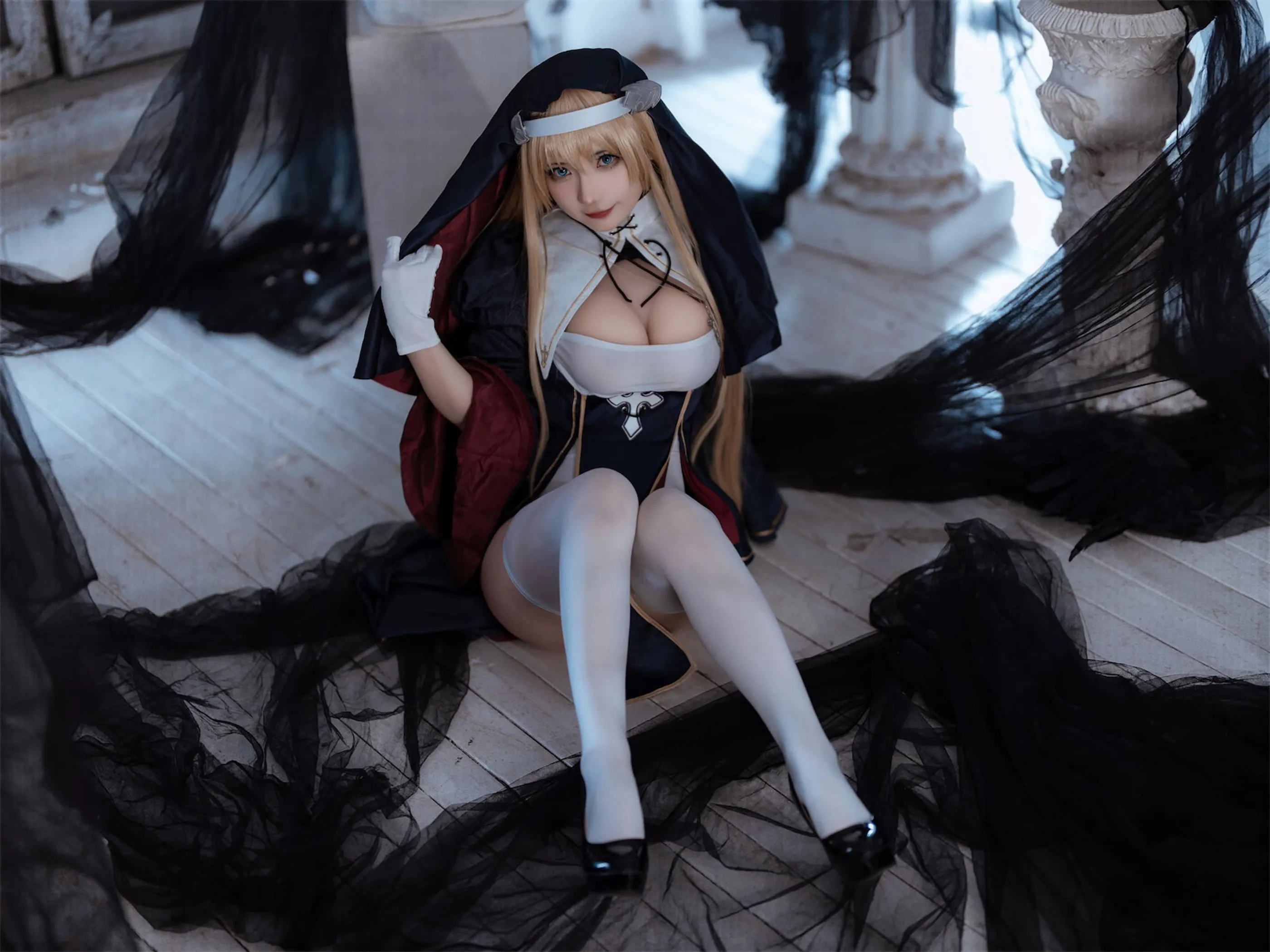 是三不是世w夏洛特修女48P186MB夏洛特修女cos48张186MB独家发布