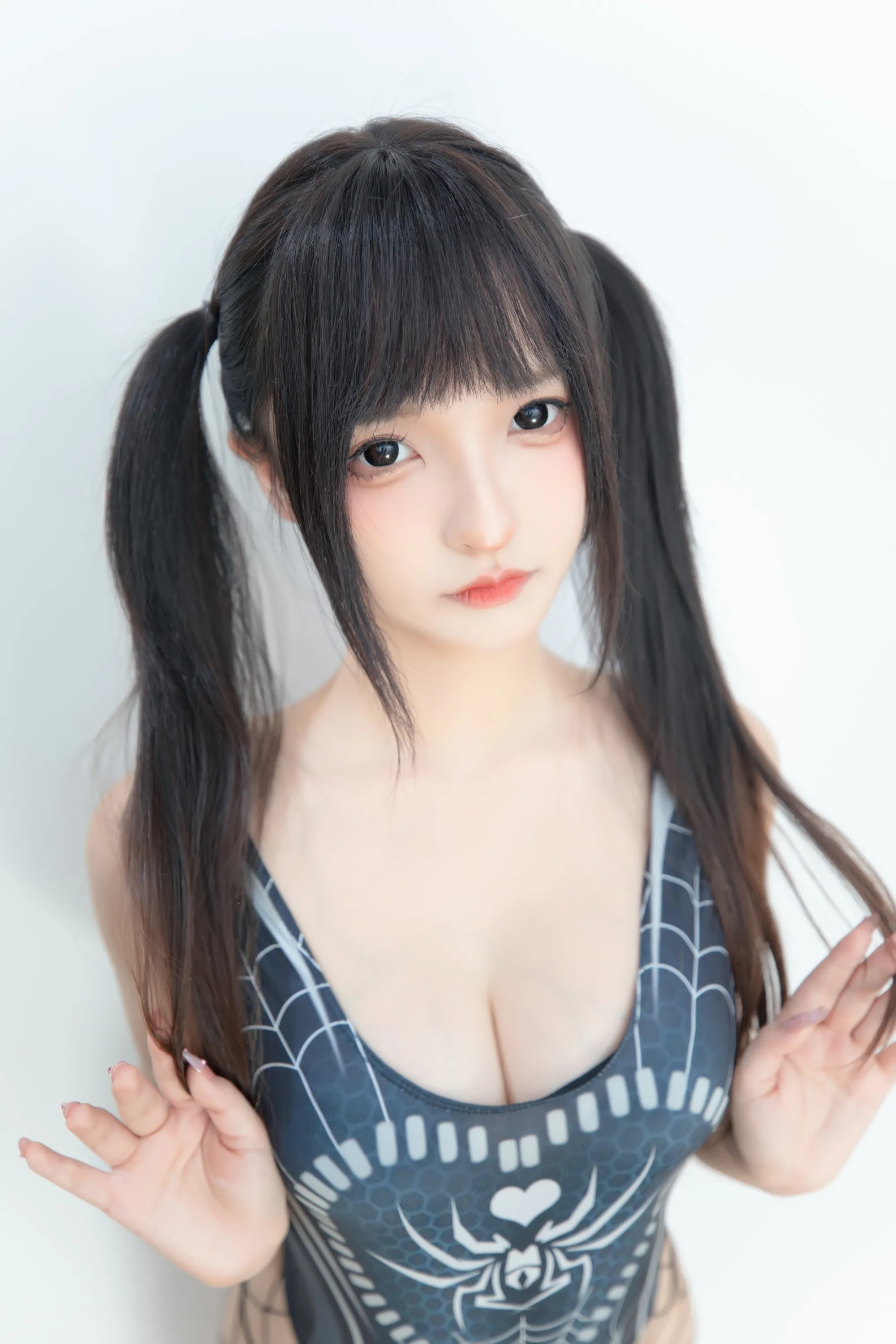 神楽坂真冬蜘蛛女孩75P182MB免费资源