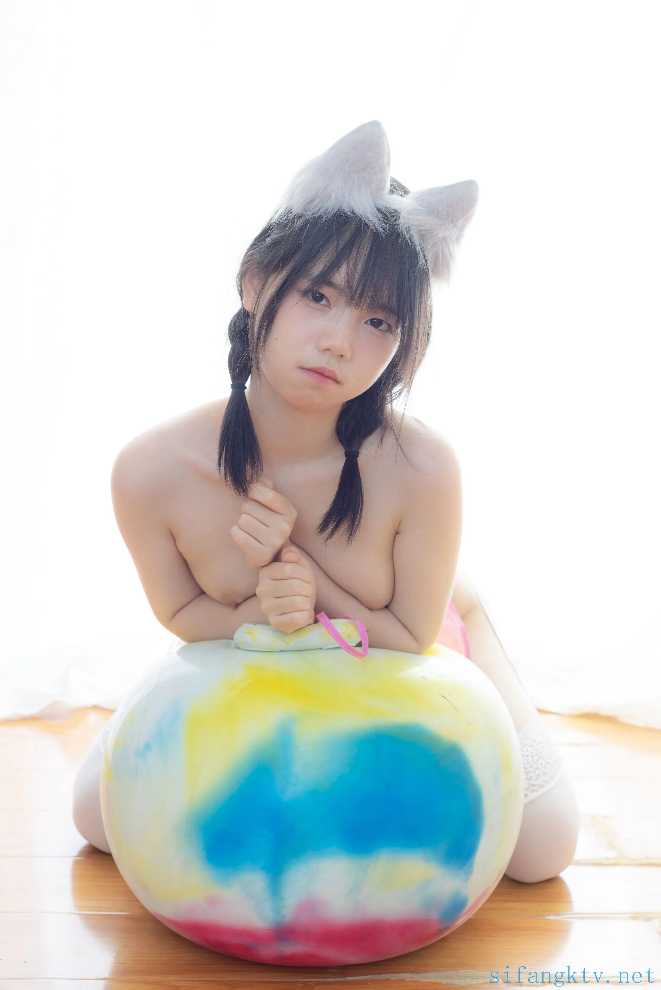 少女秩序小鱼粉红肚兜92P0207网红写真