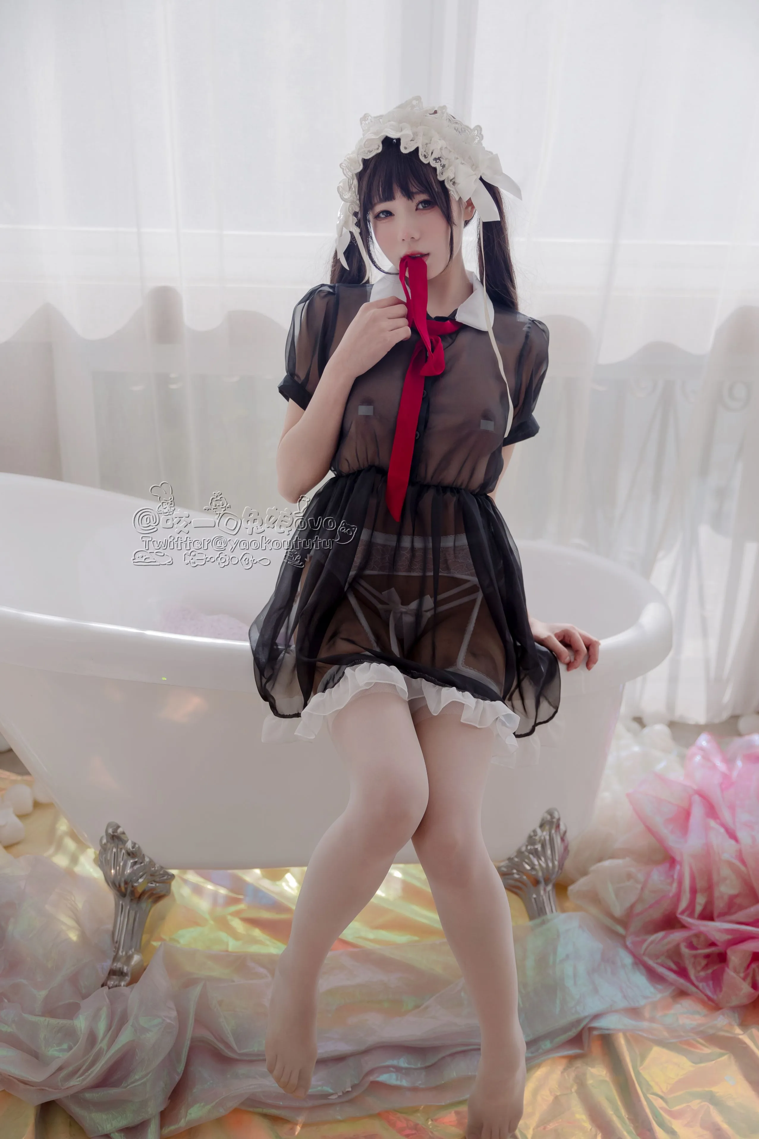 咬一口兔娘黏黏团子兔黑白女仆58P438MB热门写真