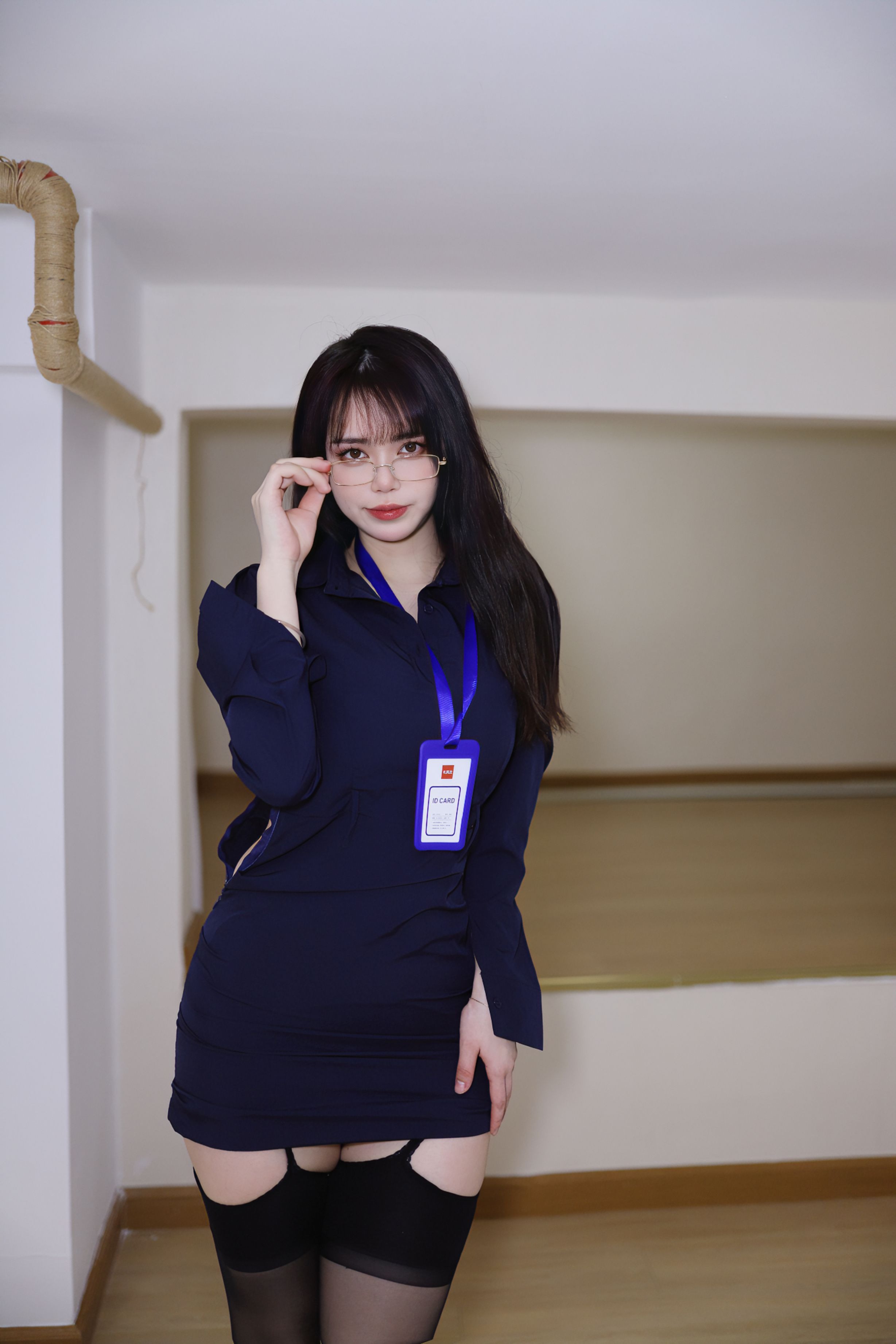 Tina很妖孽呀职业装秘书44P398MB写真集