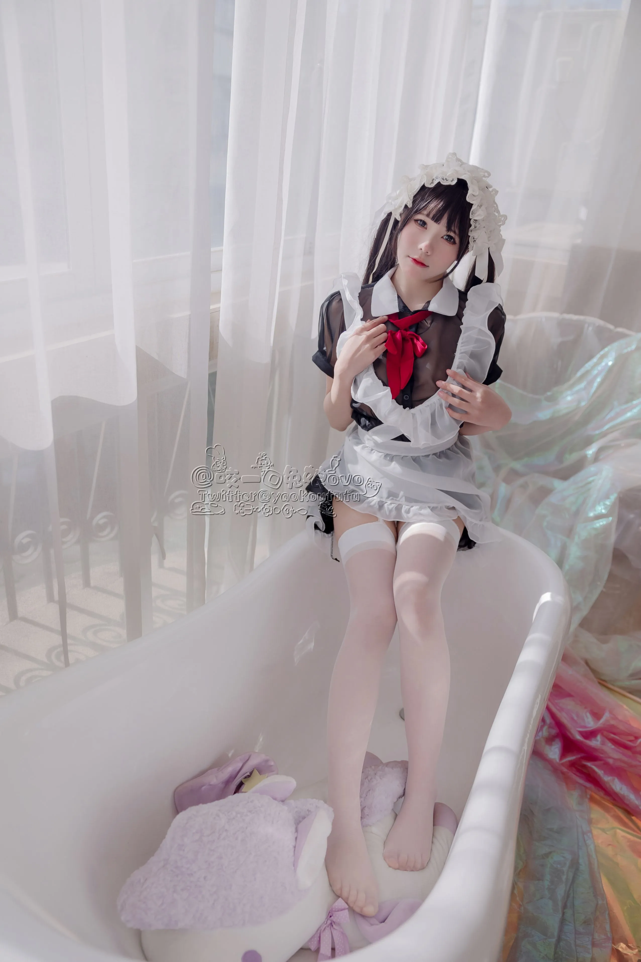 咬一口兔娘黏黏团子兔黑白女仆58P438MB热门写真