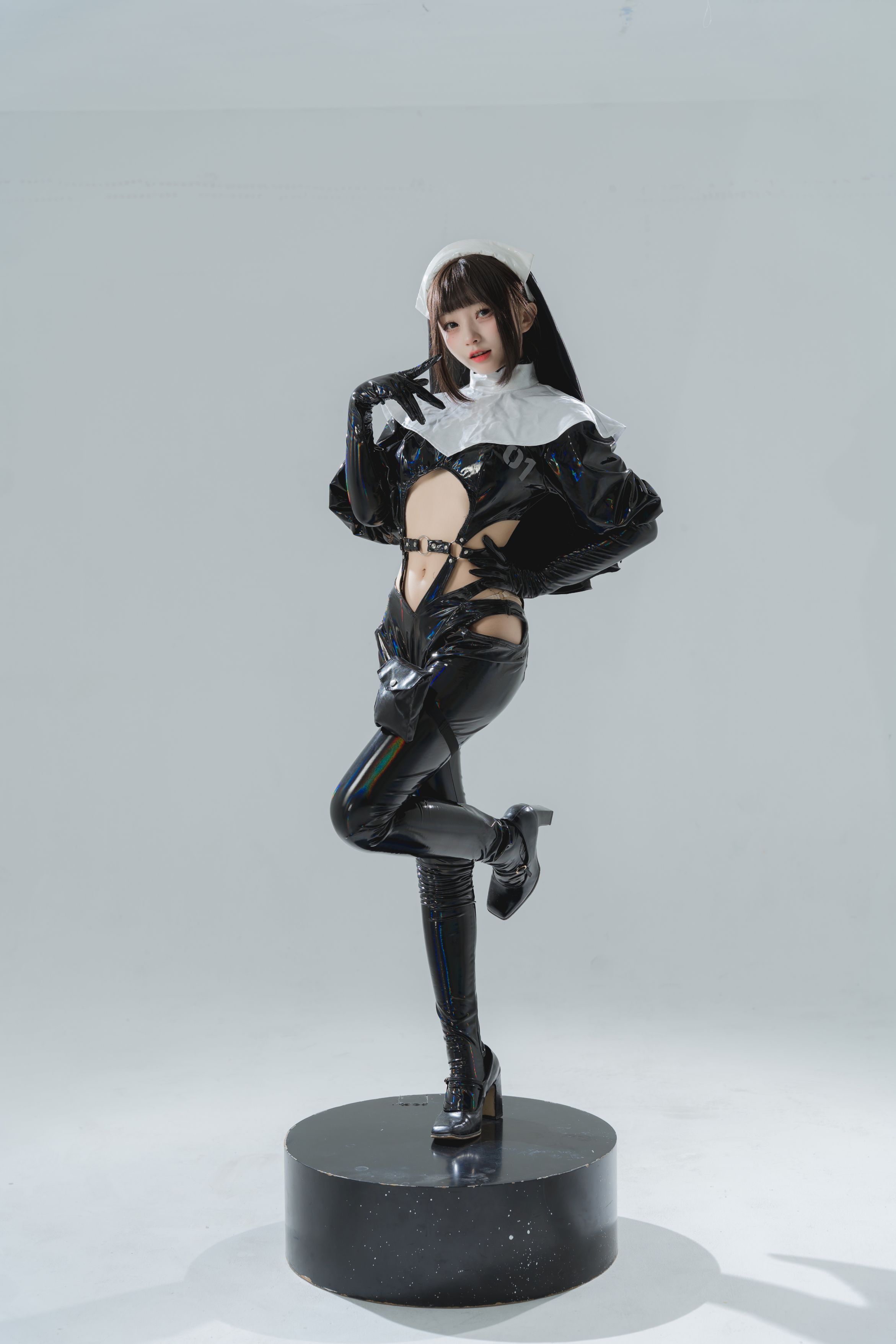 花玲漆皮修女38p10月2打赏群资源原版写真