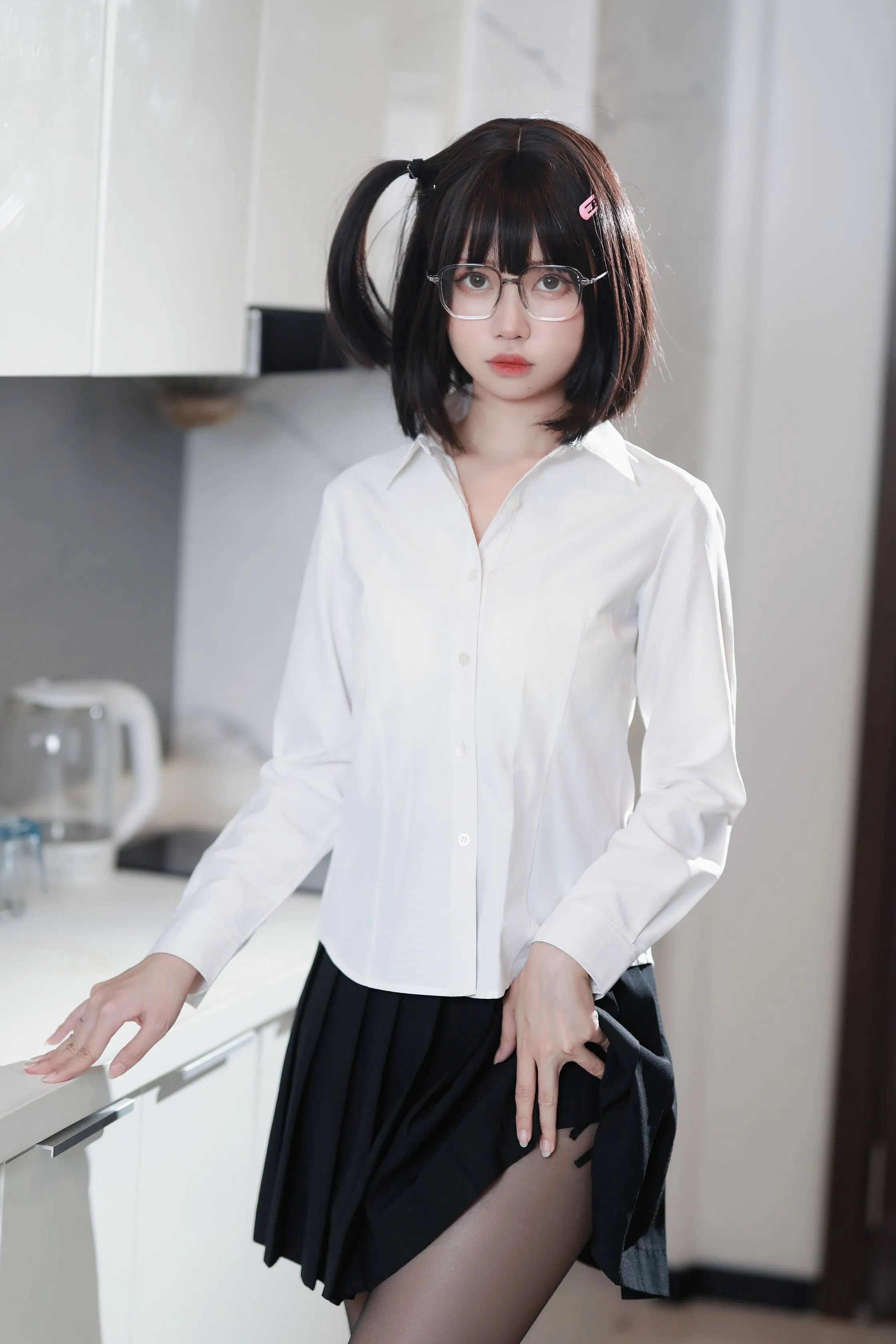 洛桑w伊梓眼镜妹妹高清无水印