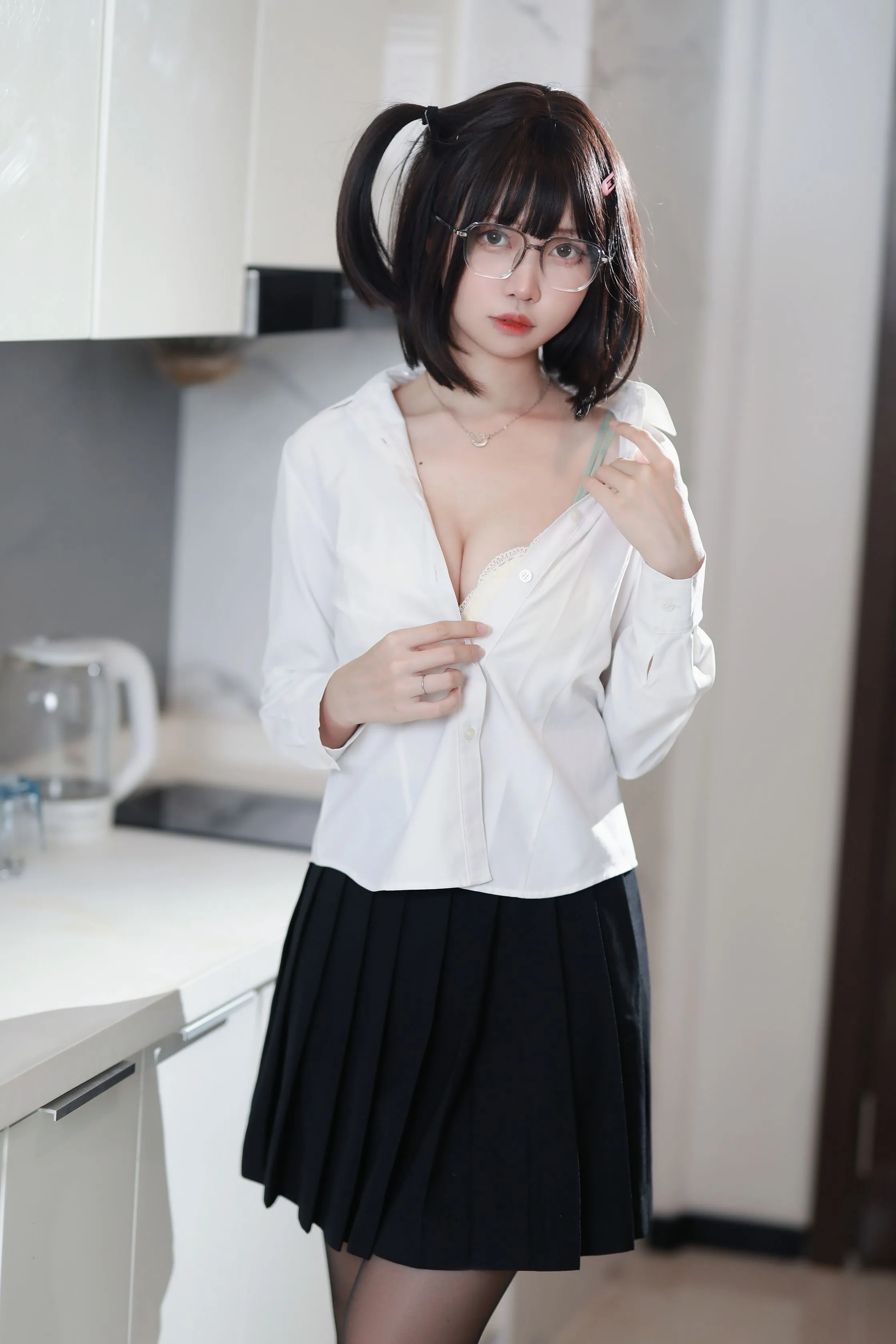洛桑w伊梓眼镜妹妹高清无水印