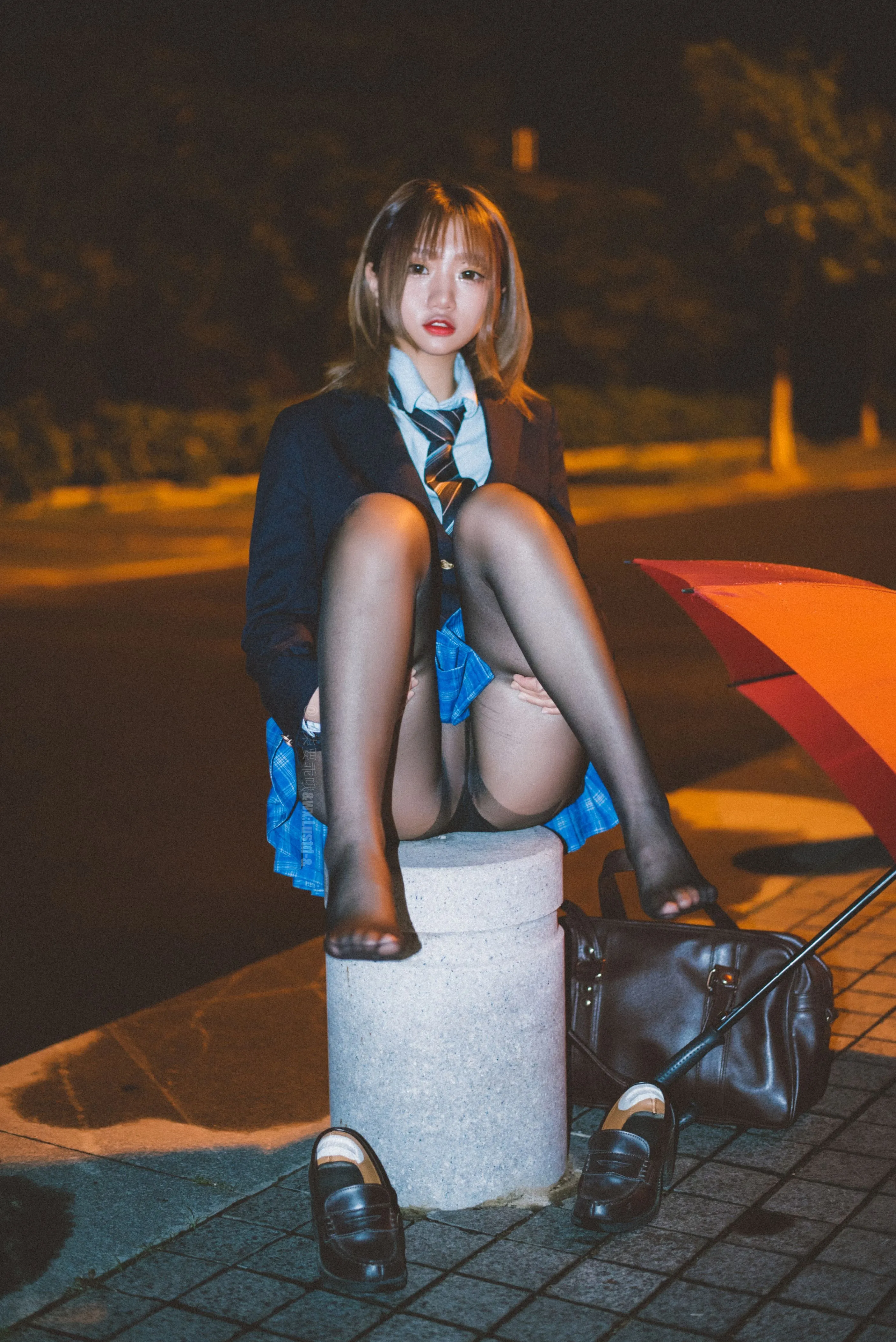 柒柒不可爱深夜公园JK36P0610独家发布