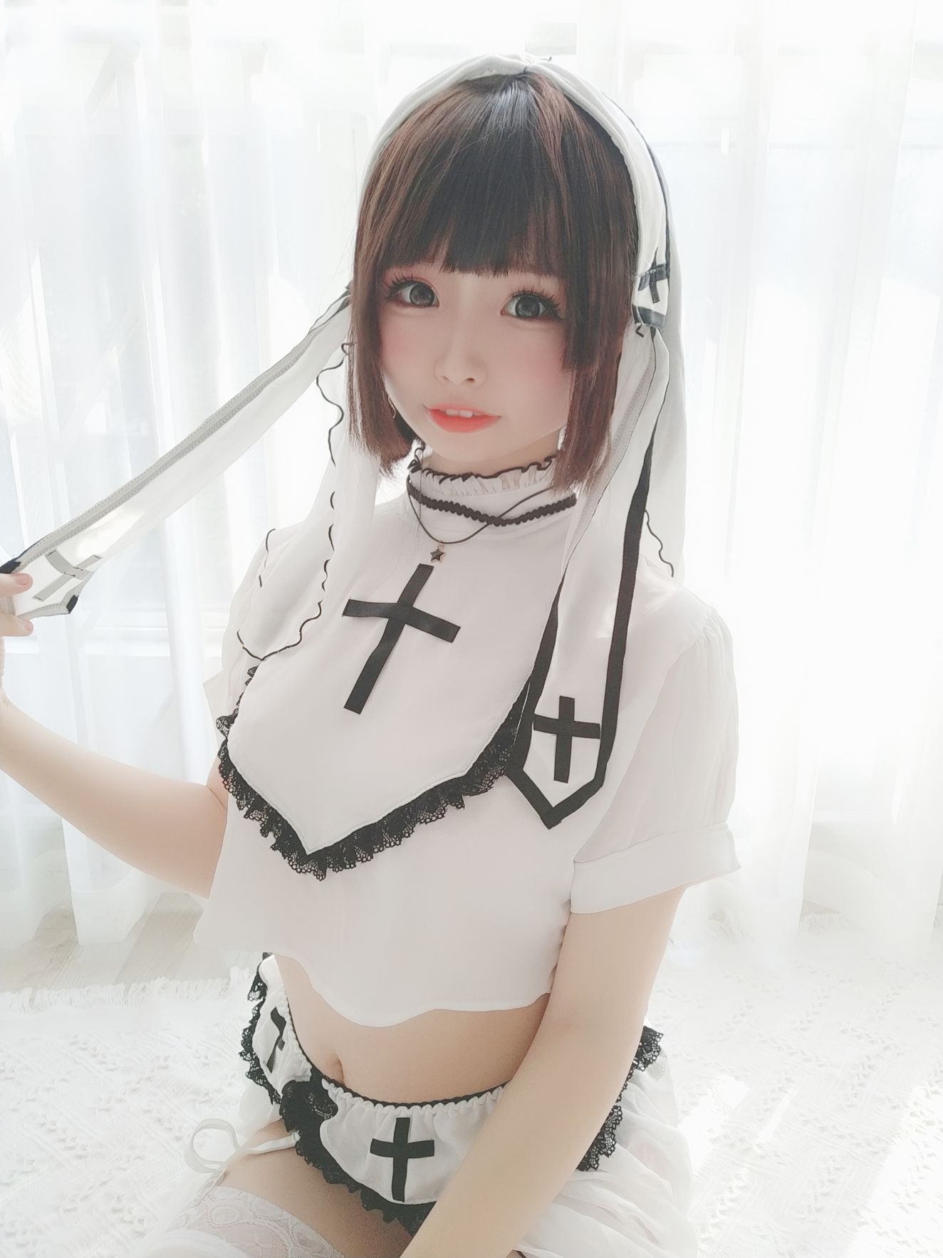 十万珍吱伏特NO03修女49P210MB人气合集