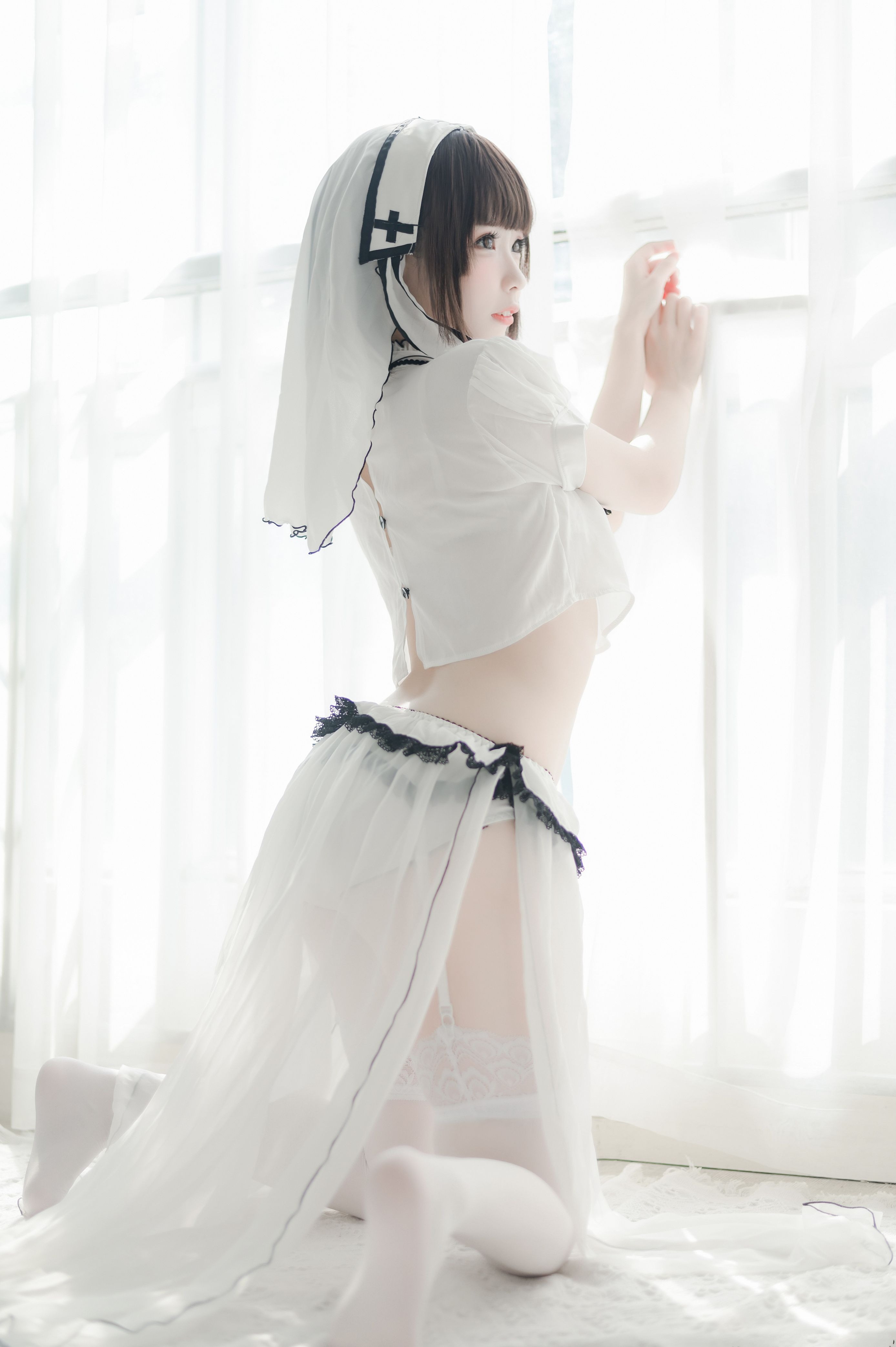 十万珍吱伏特NO03修女49P210MB人气合集