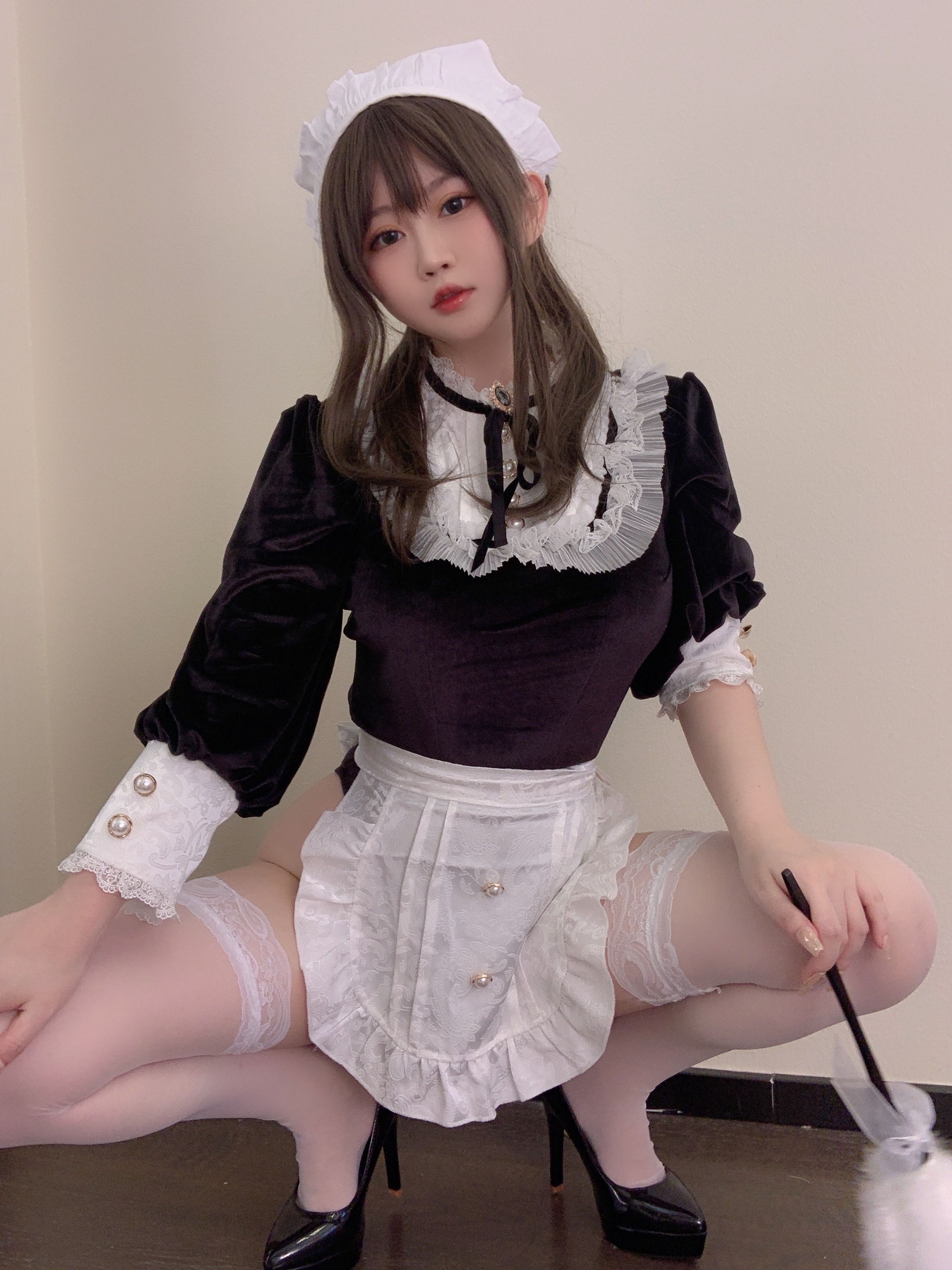 是依酱呀NO49女仆馆长50P5V225MB0402高清写真