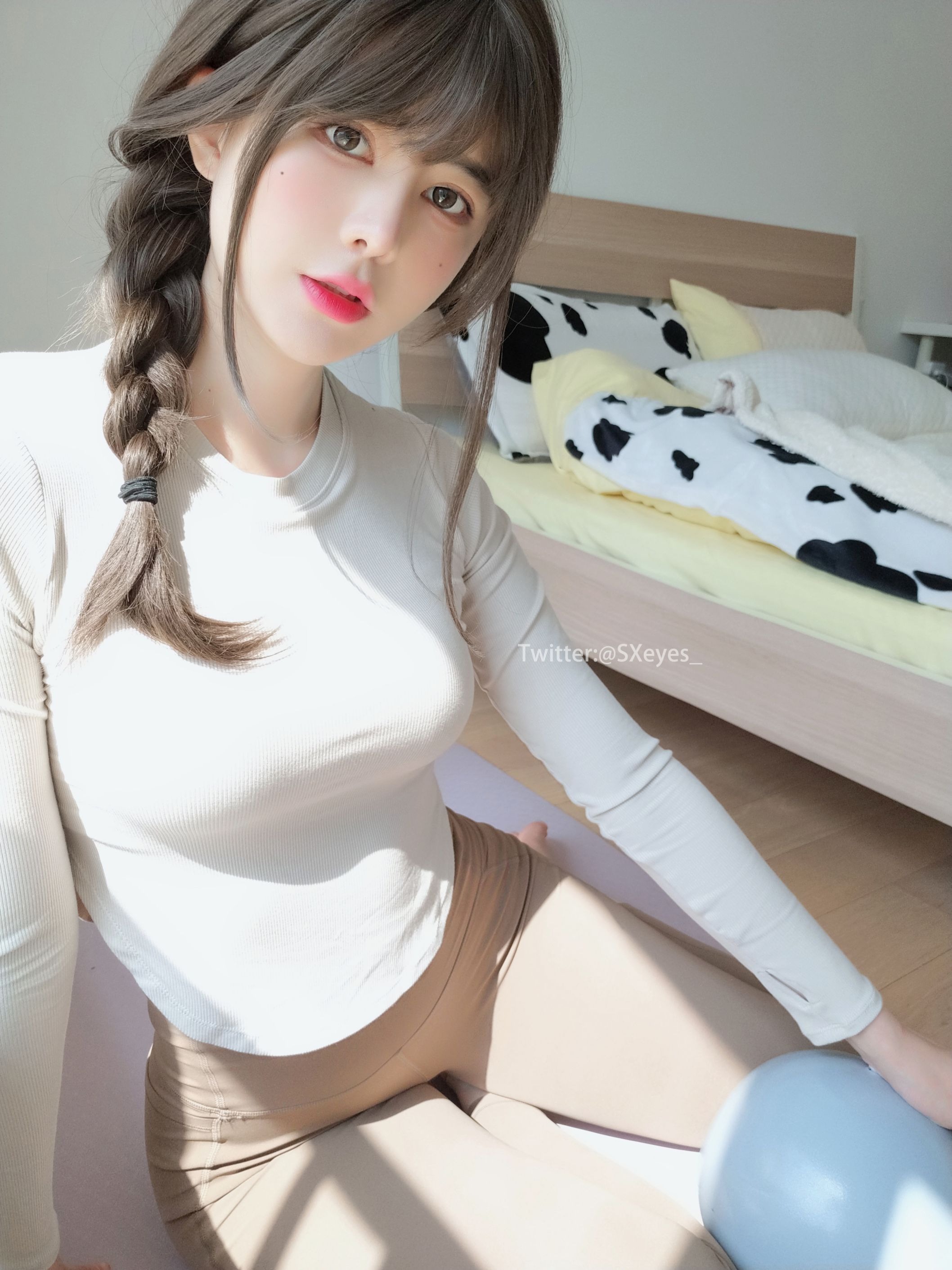 眼酱大魔王wNO65Vol32瑜伽服32P160MB0327分享专区