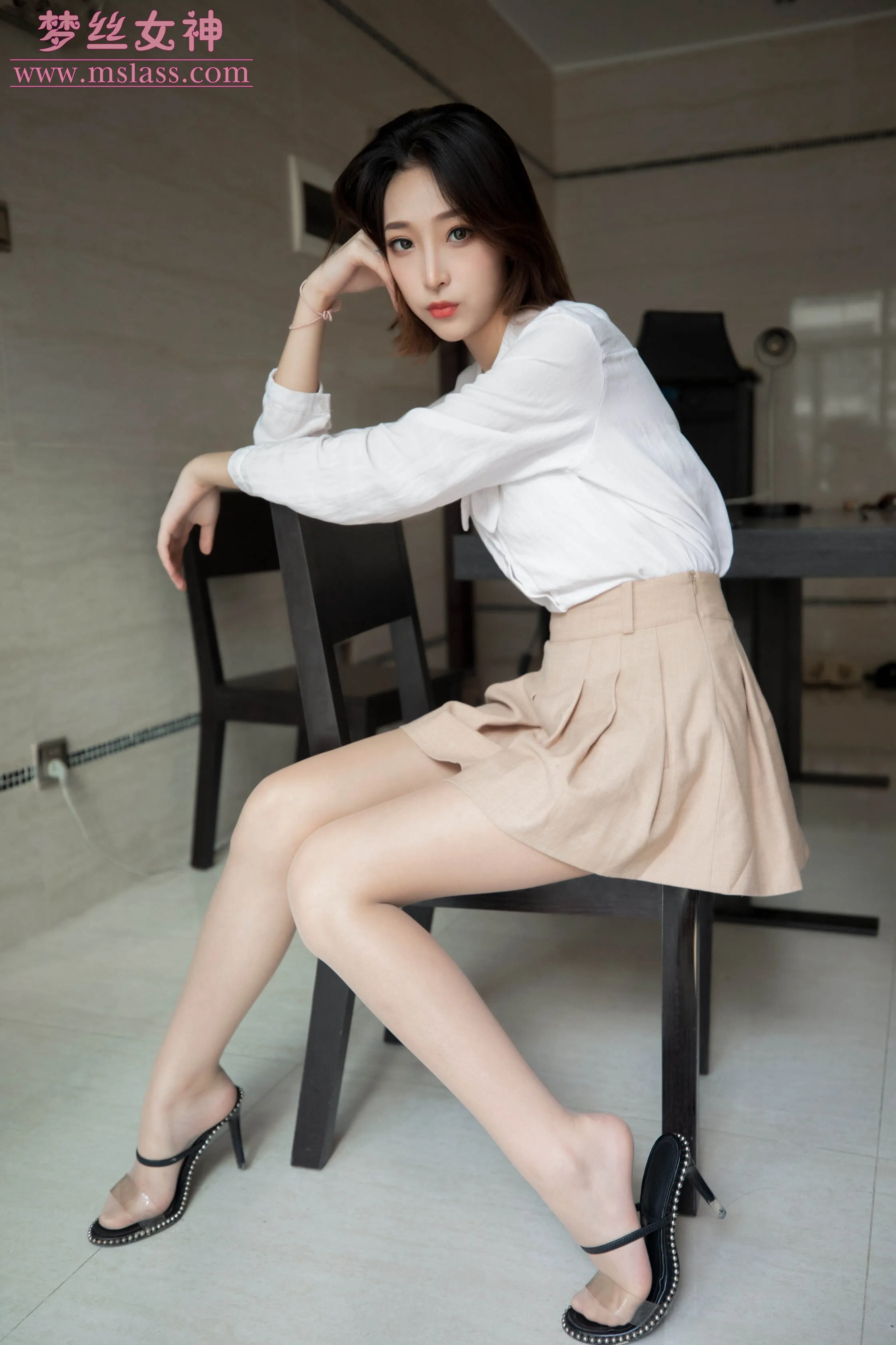 MSLASS梦丝女神乔儿肉色69P1024高清图