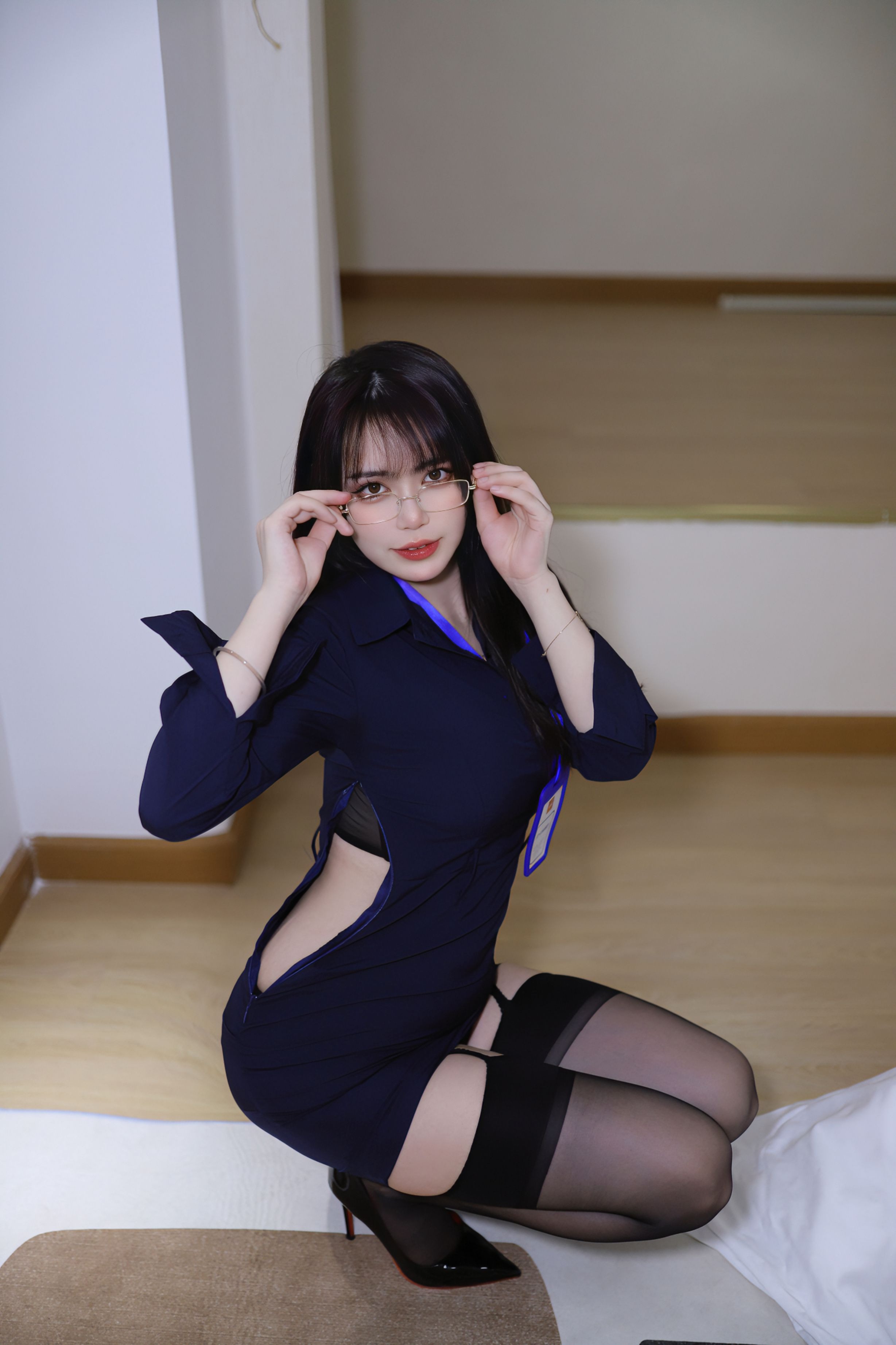 Tina很妖孽呀职业装秘书44P398MB写真集