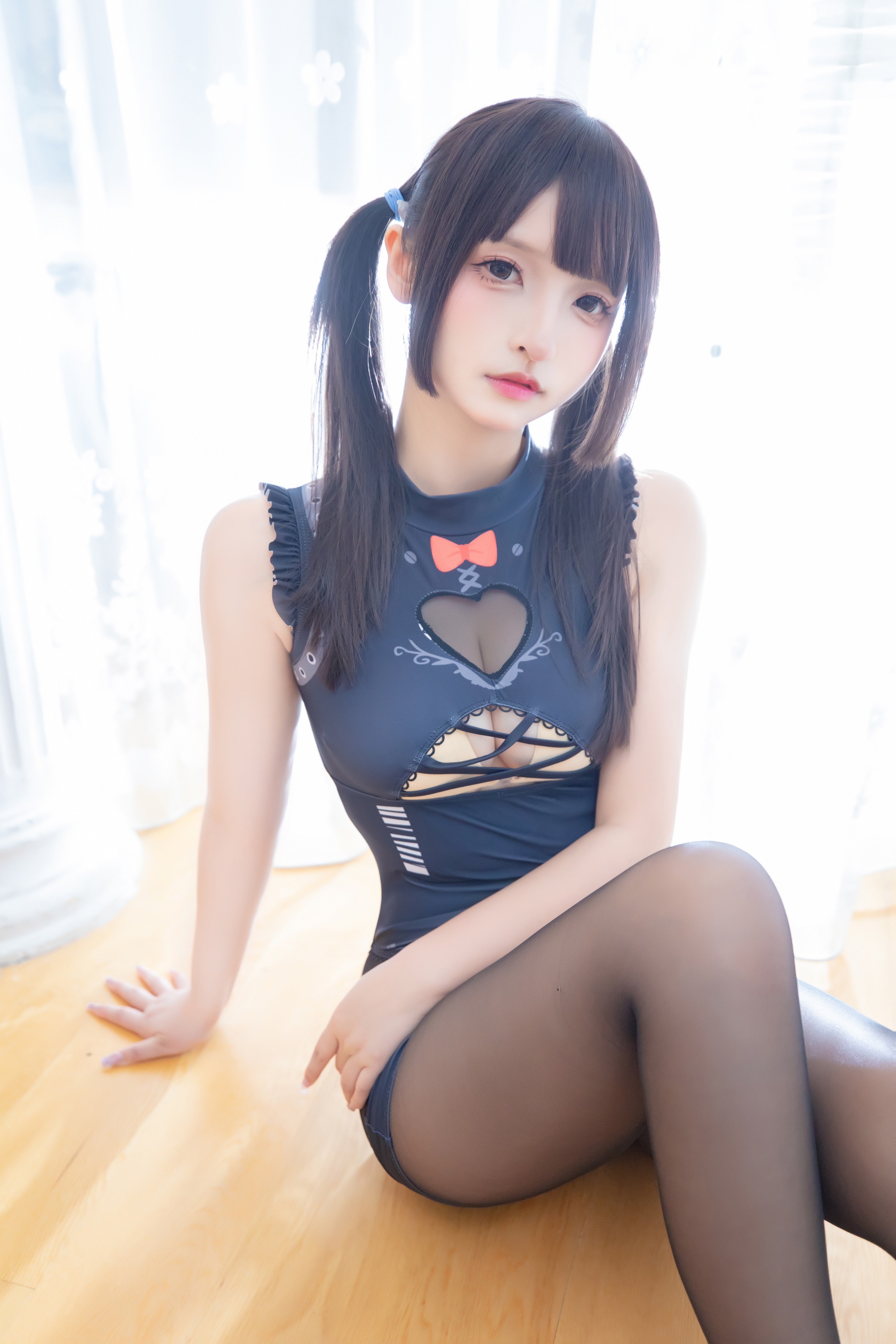 神楽坂真冬绑带泳装75P2V热门专区