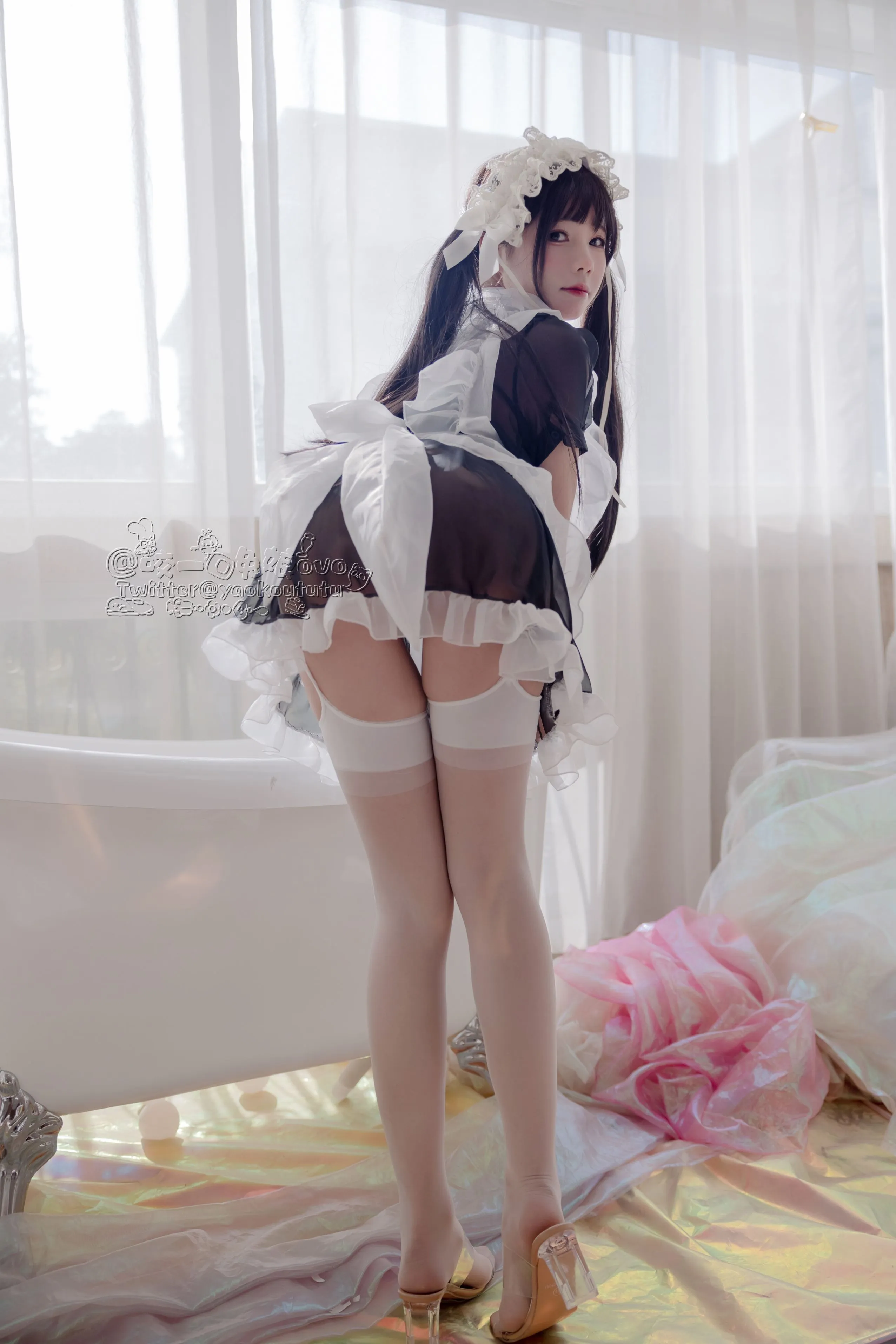 咬一口兔娘黏黏团子兔黑白女仆58P438MB热门写真