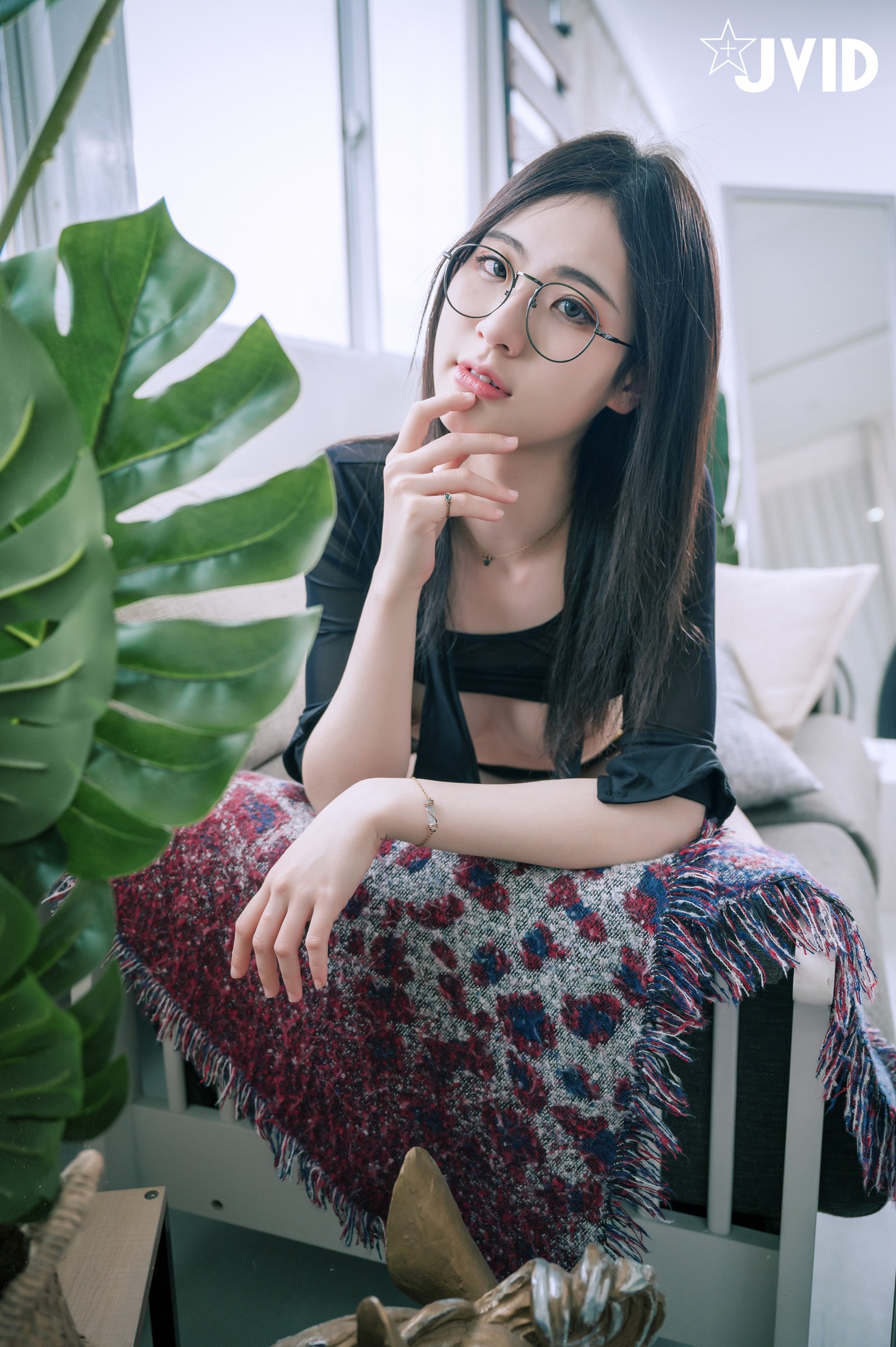 JVID阿黎暗黑空姐套图