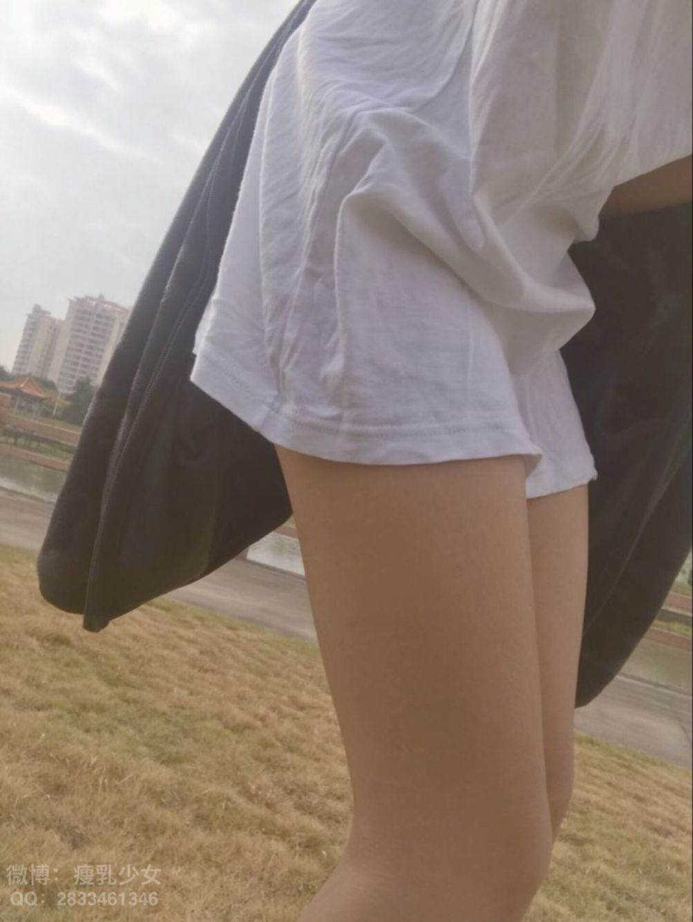 奶肌酱公园露出36P0912人气合集