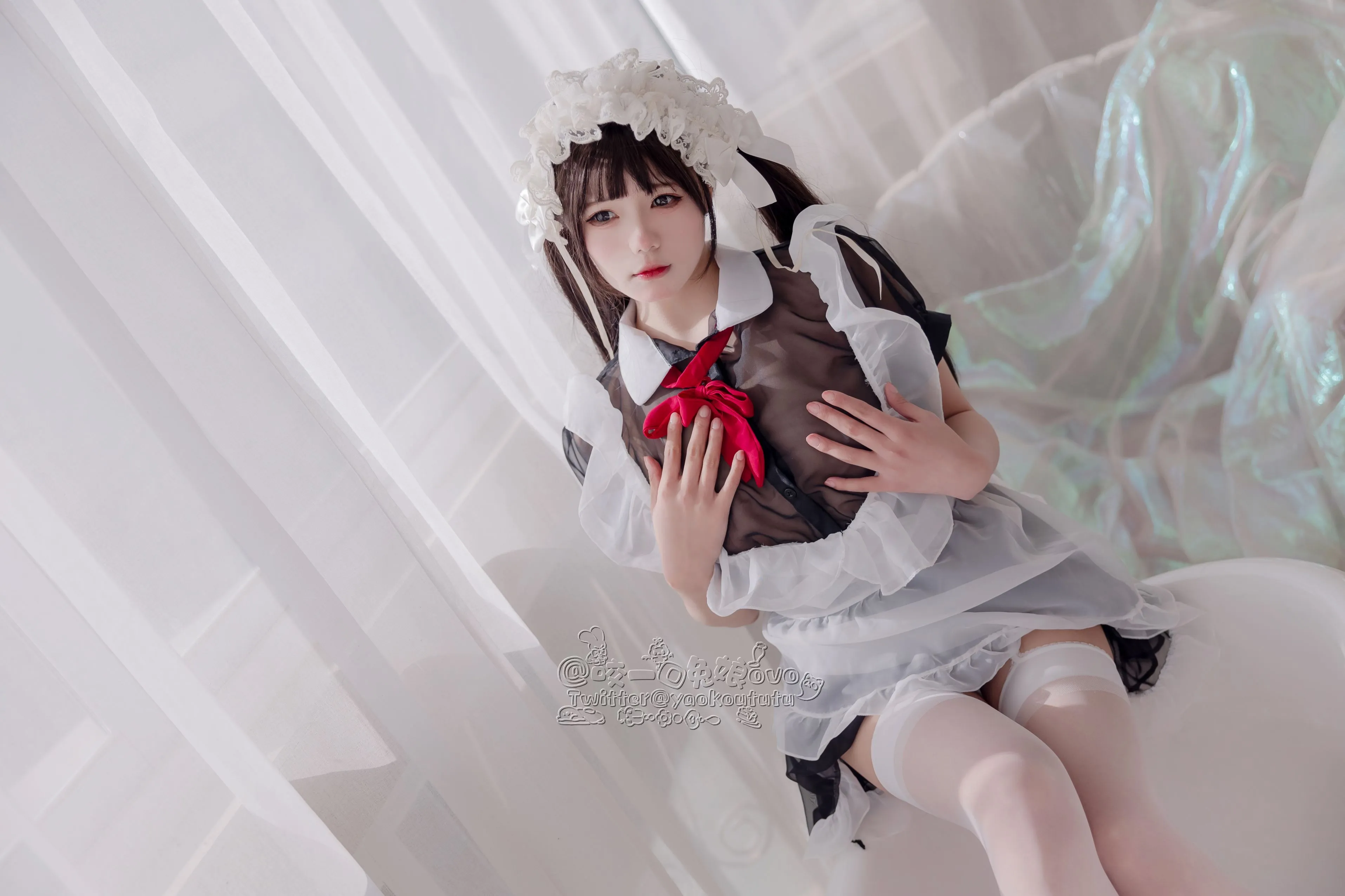 咬一口兔娘黏黏团子兔黑白女仆58P438MB热门写真