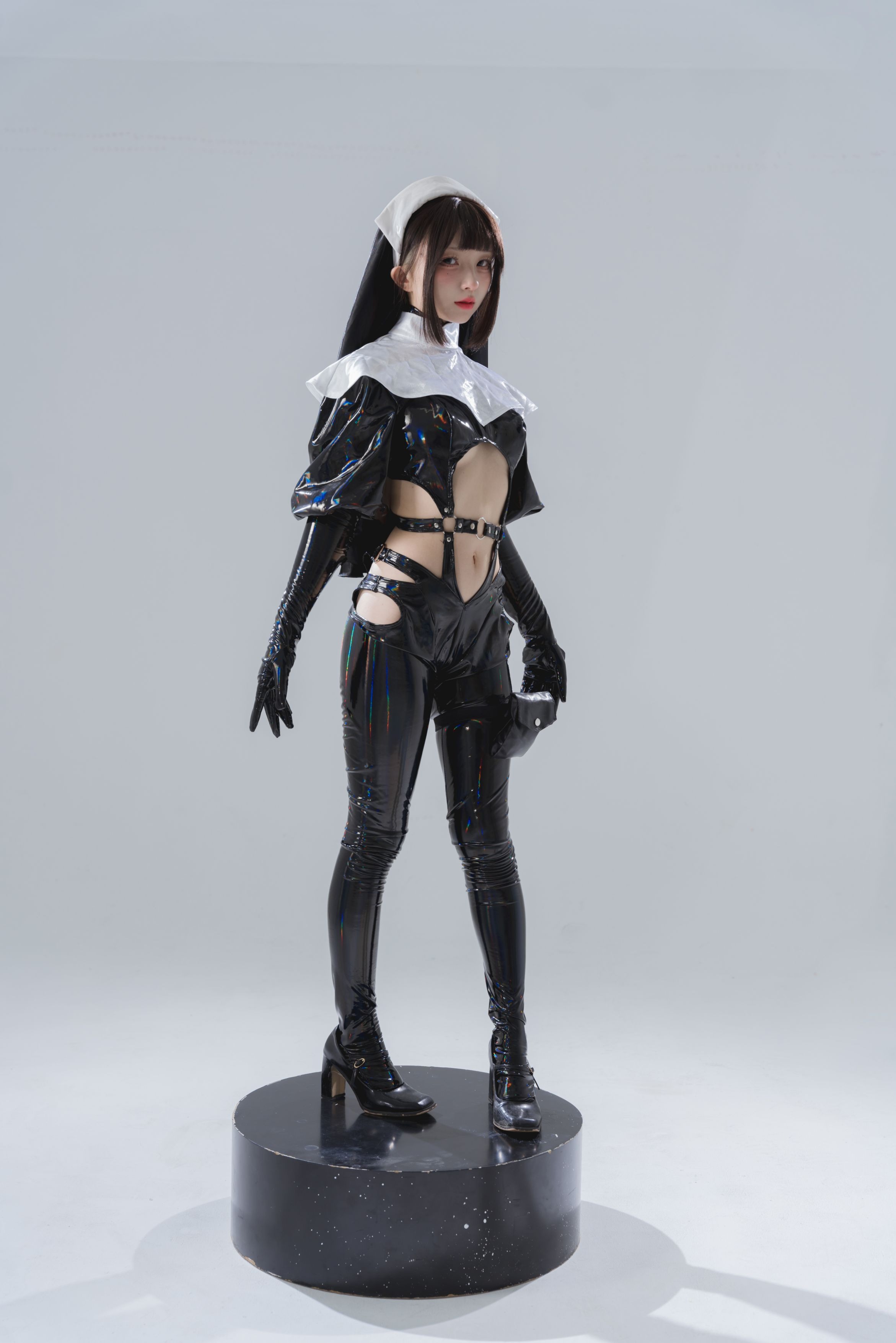 花玲漆皮修女38p10月2打赏群资源原版写真