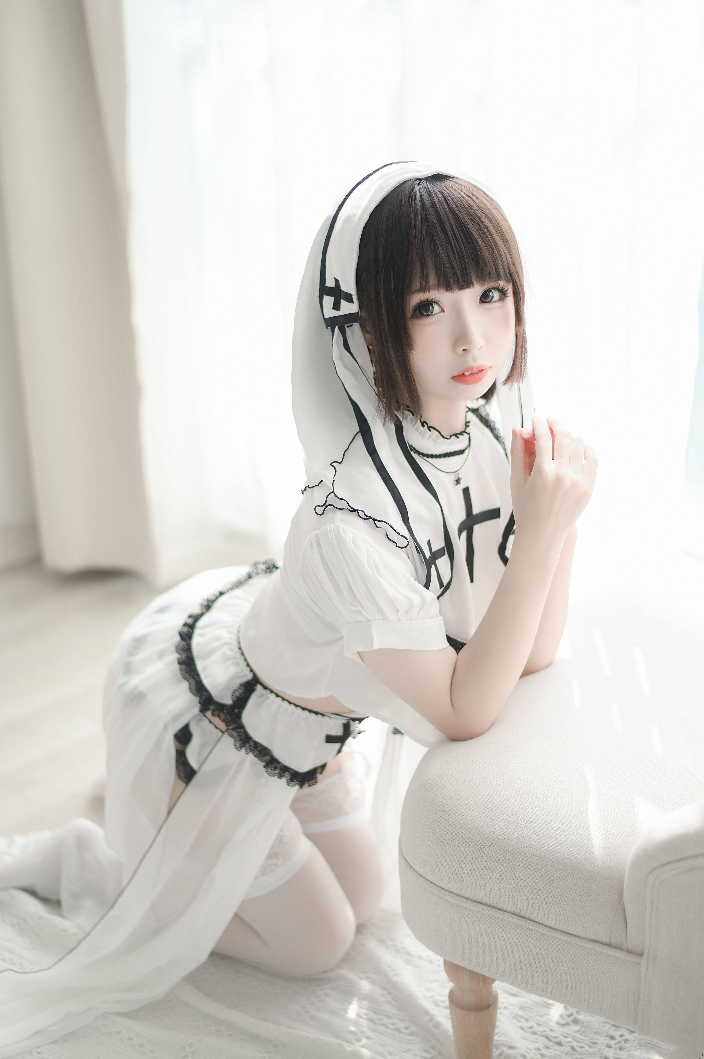 十万珍吱伏特NO03修女49P210MB人气合集