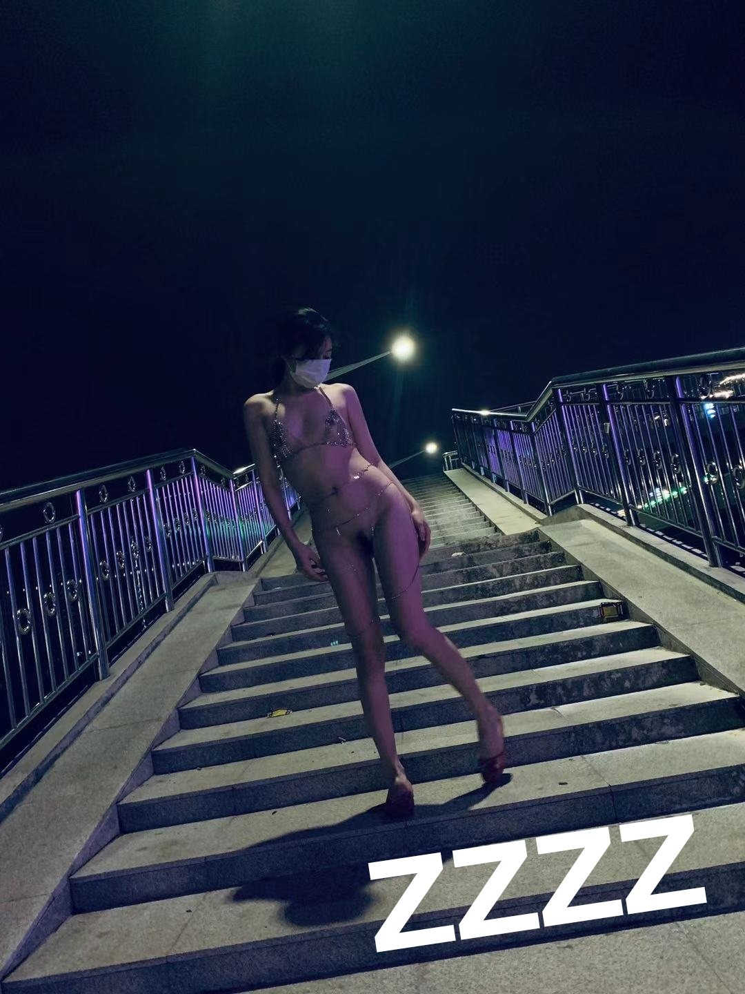 广州情侣ZZZZ全裸露出126P0812免费体验