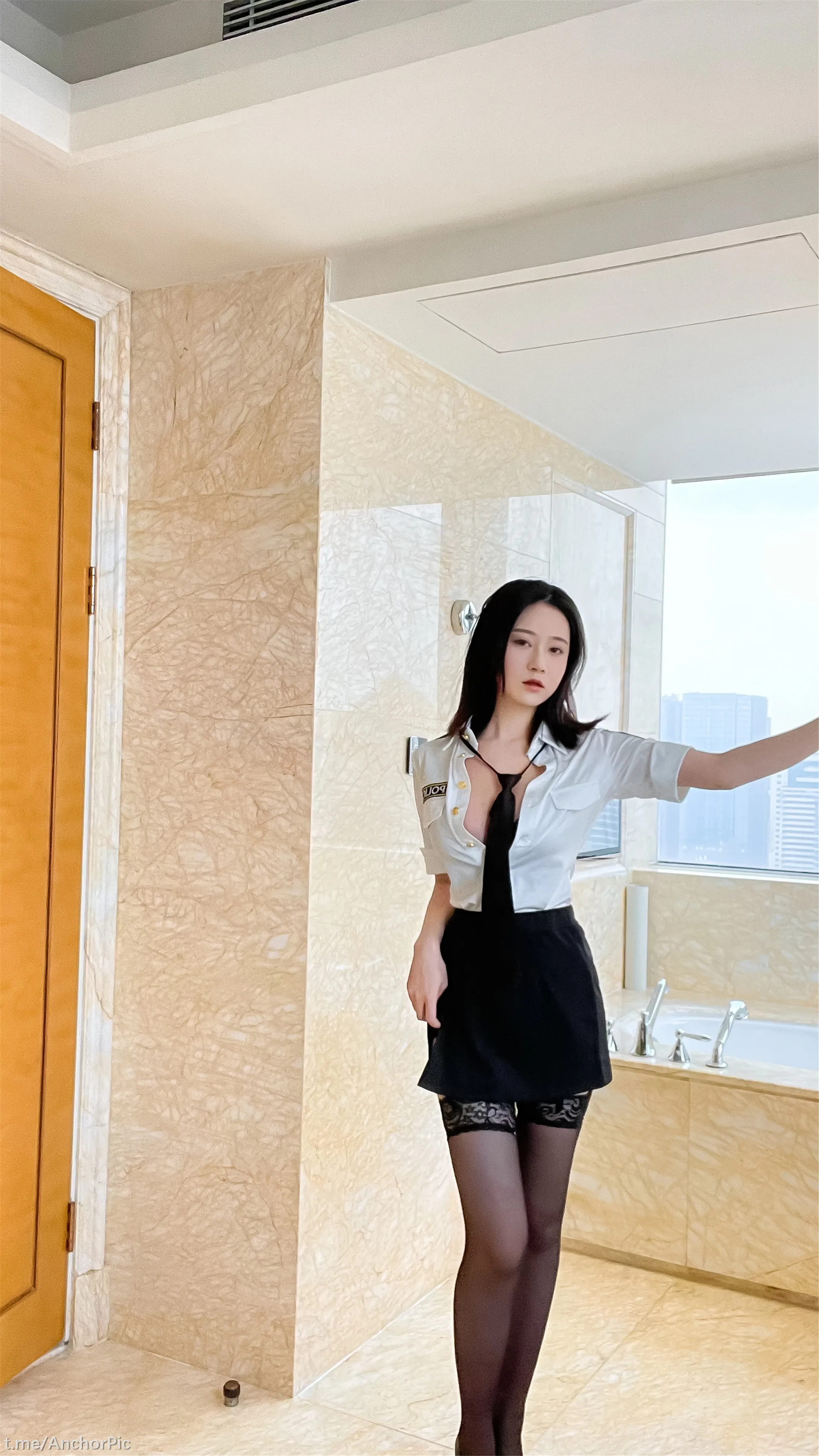 年年涩女警82P0315人气合集
