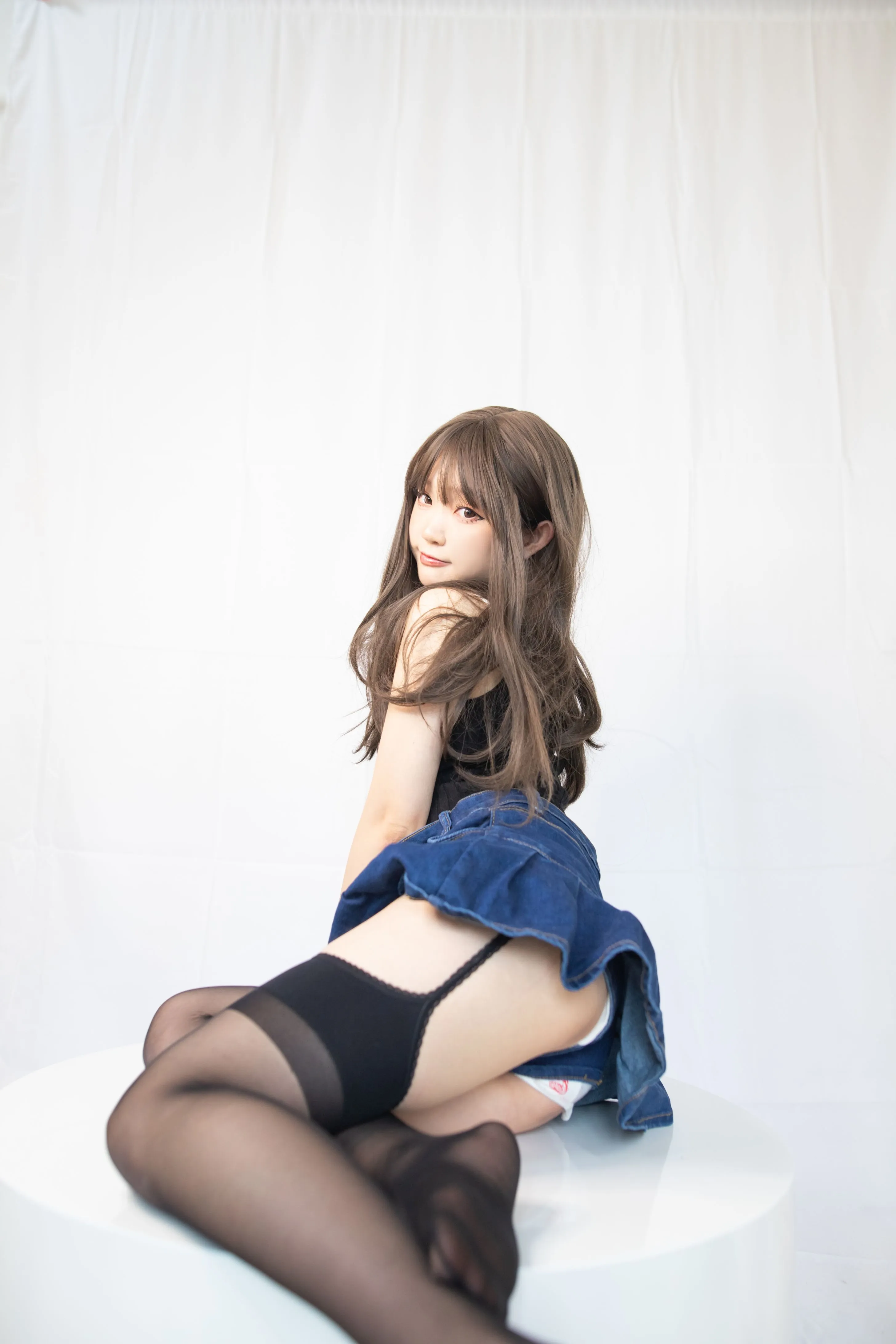 神沢永莉毛衣牛仔裙吊带黑丝22P162MB完整版