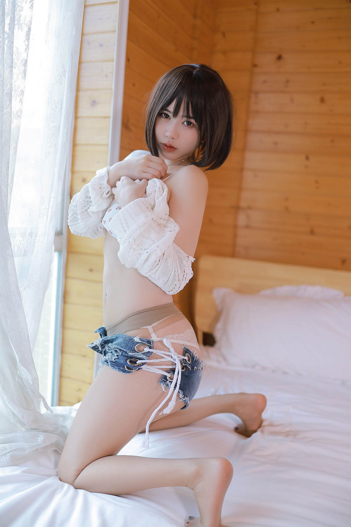 CosplayTina很妖孽呀温柔短发妹妹稀有资源