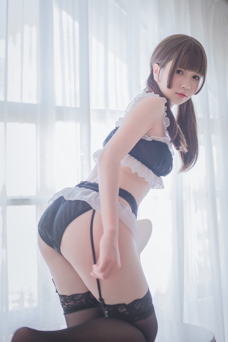 Cos白金吊带袜私房25P免费体验