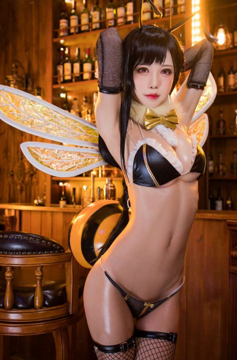 Cos水淼婚纱与蜜蜂88P首发资源