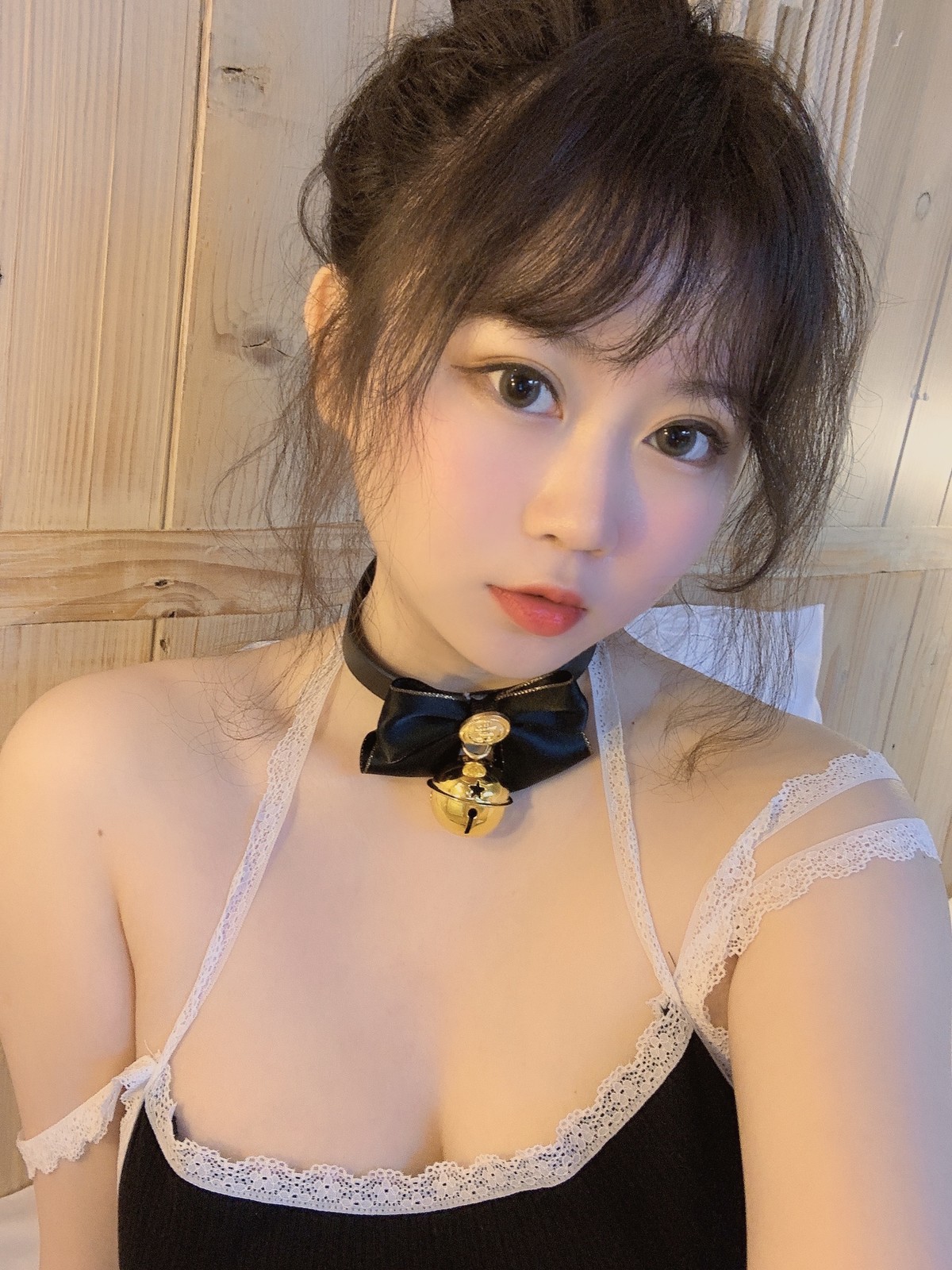 Cosplay蜜桃少女是依酱呀囚禁免费福利