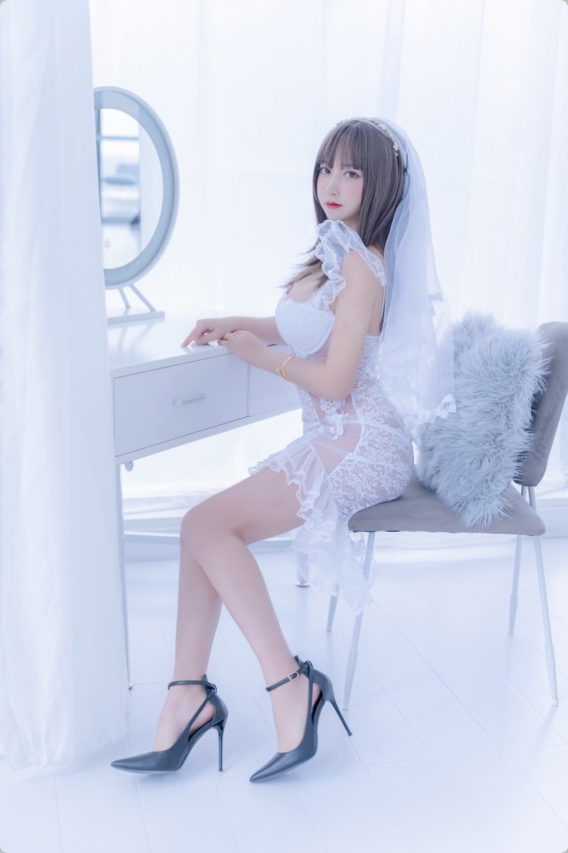 Cos过期米线线喵白雪姬61P网红写真