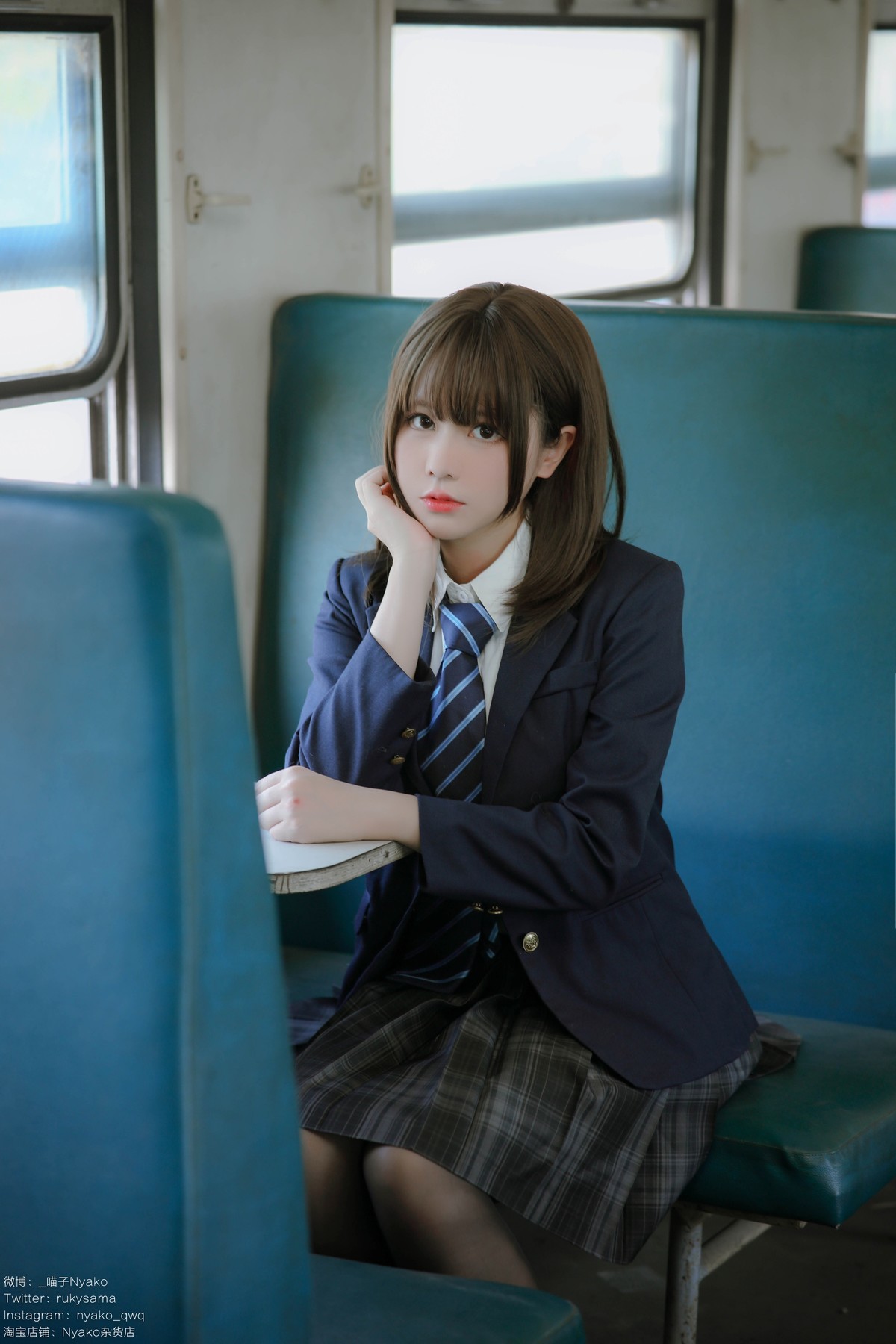 CosplayNyako喵子火车JK制服原版写真