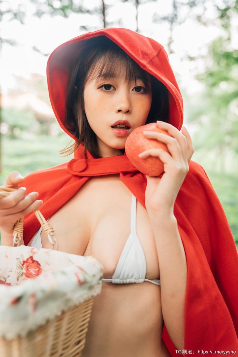 Cos奈汐酱大红帽31P2V福利资源