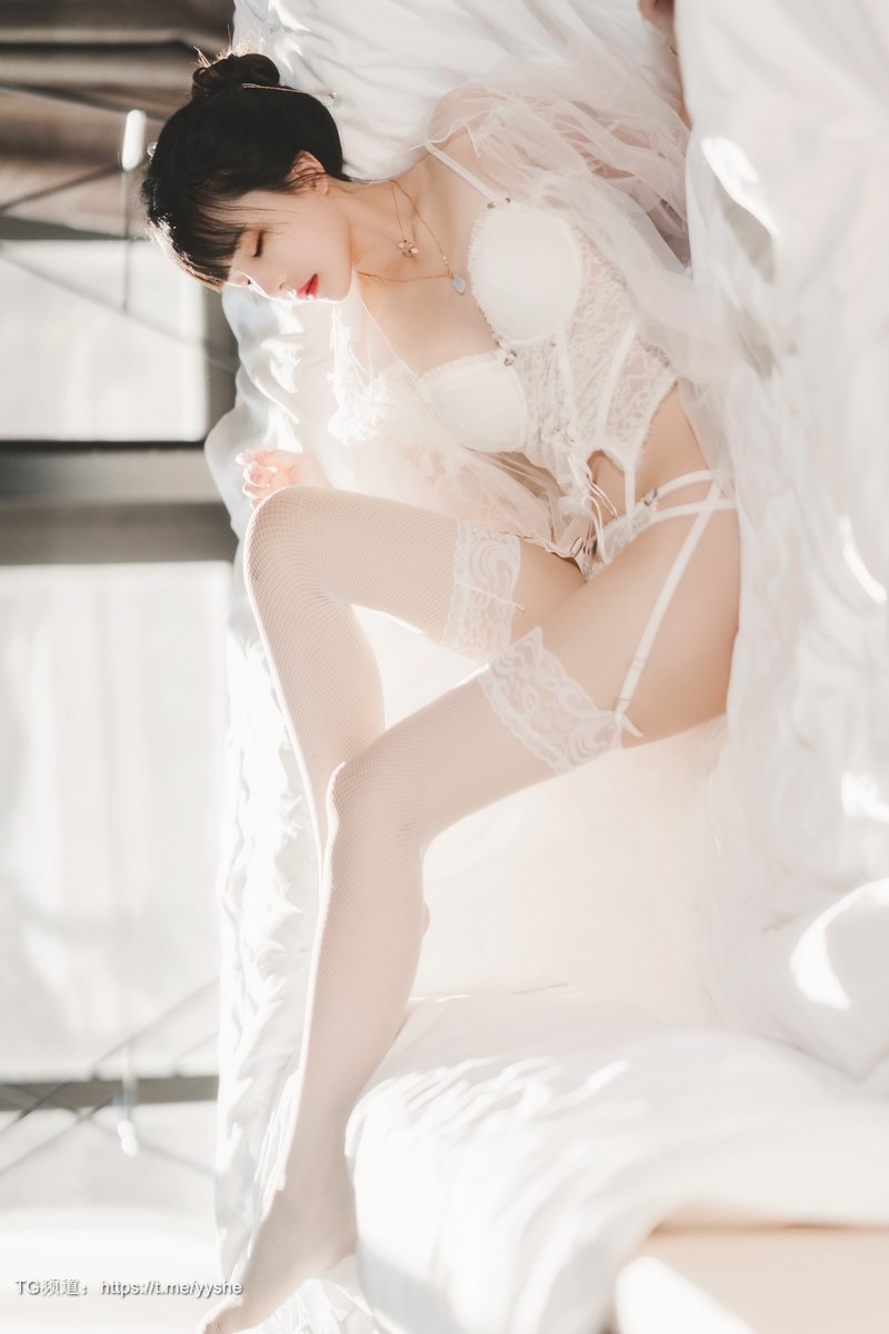 Cos桜桃喵白纱糖69P精选