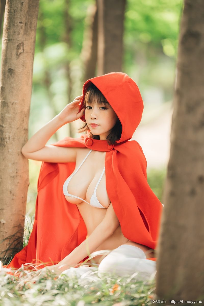 Cos奈汐酱大红帽31P2V福利资源