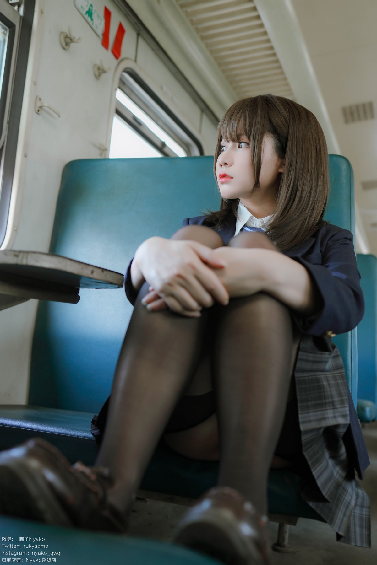 CosplayNyako喵子火车JK制服原版写真