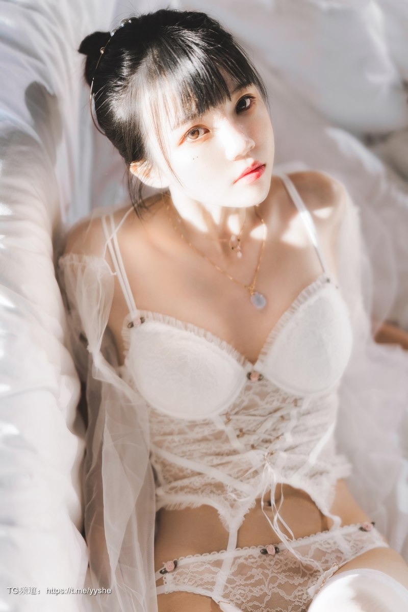 Cos桜桃喵白纱糖69P精选