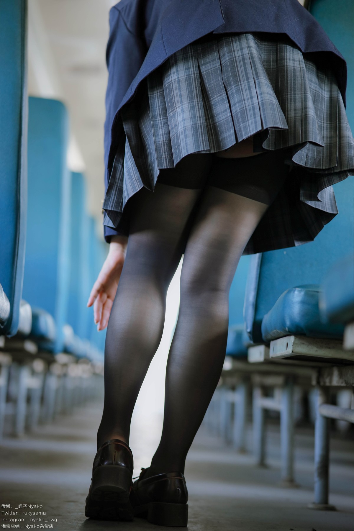 CosplayNyako喵子火车JK制服原版写真