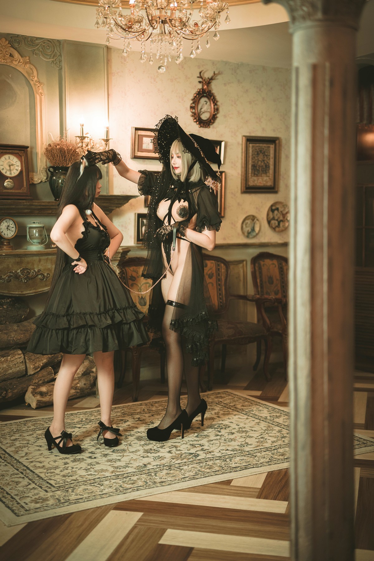 Cosplay香草喵露露杨枝甘露灰色花花蕾丝最新写真