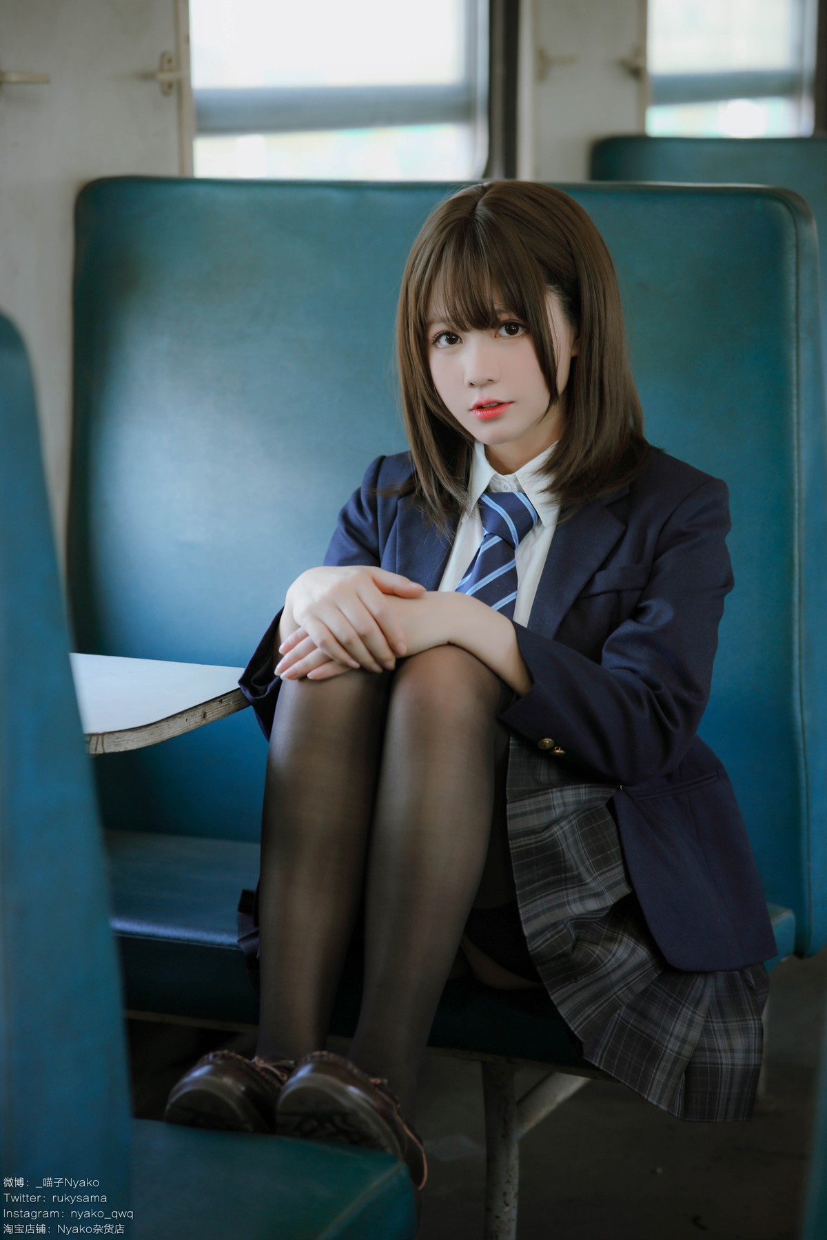CosplayNyako喵子火车JK制服原版写真