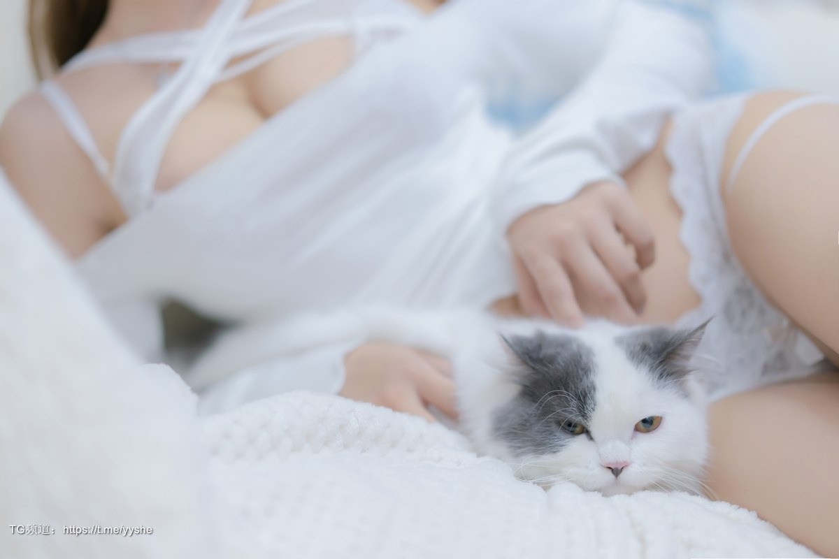 Cos过期米线线喵我和猫90P高清写真