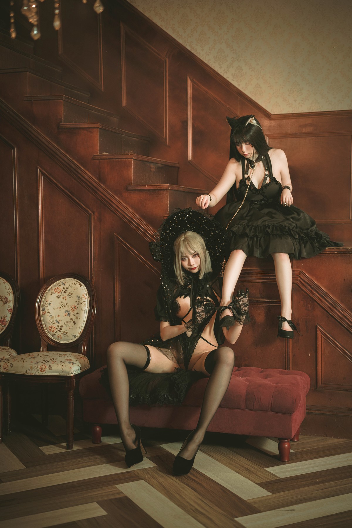 Cosplay香草喵露露杨枝甘露灰色花花蕾丝最新写真