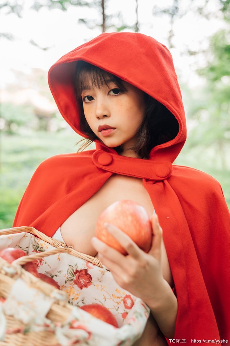 Cos奈汐酱大红帽31P2V福利资源