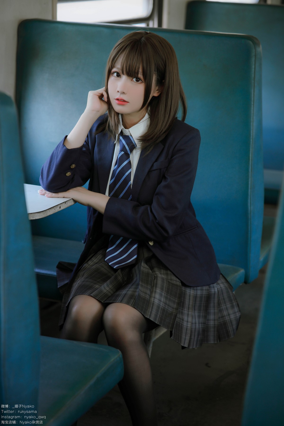 CosplayNyako喵子火车JK制服原版写真