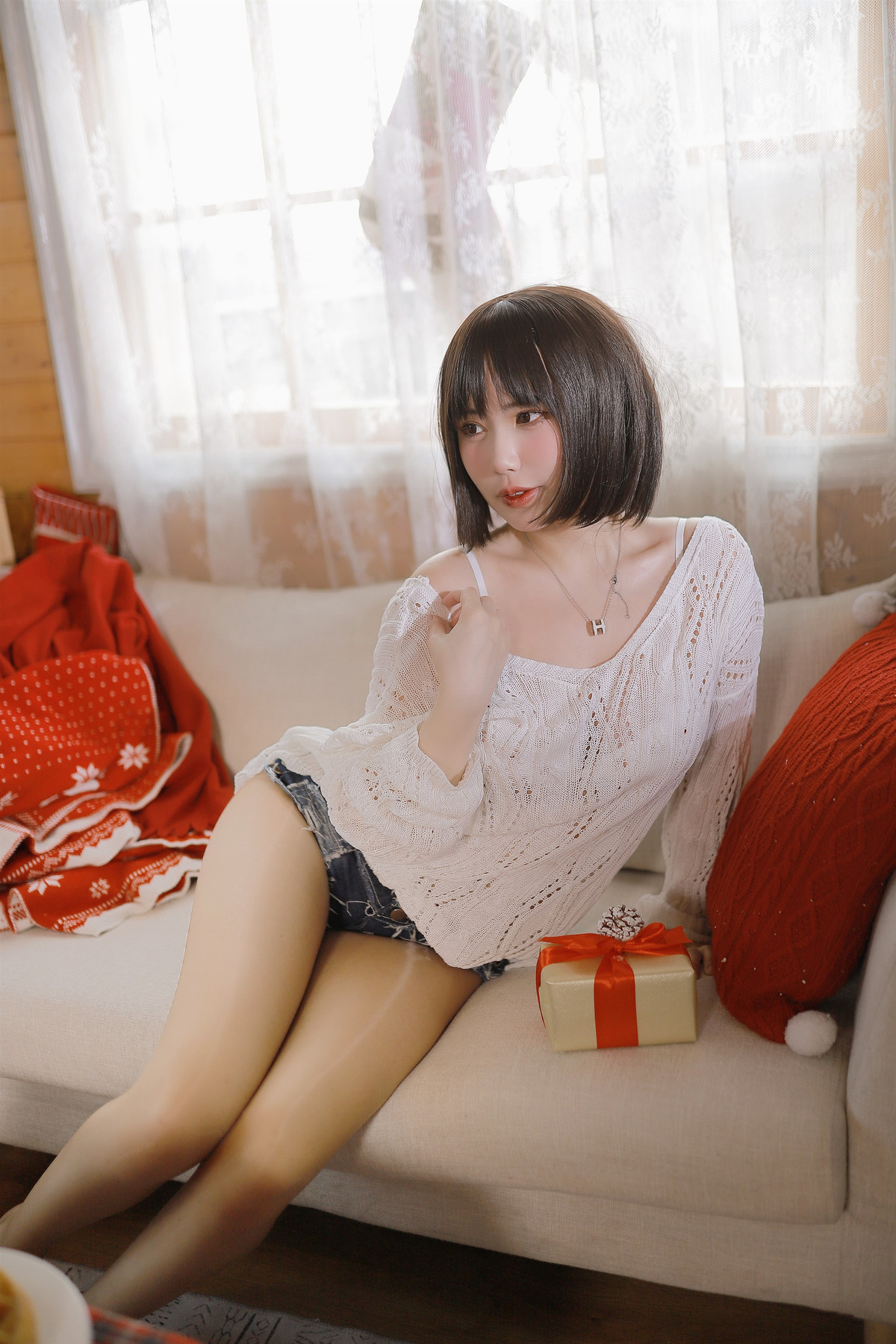 CosplayTina很妖孽呀温柔短发妹妹稀有资源