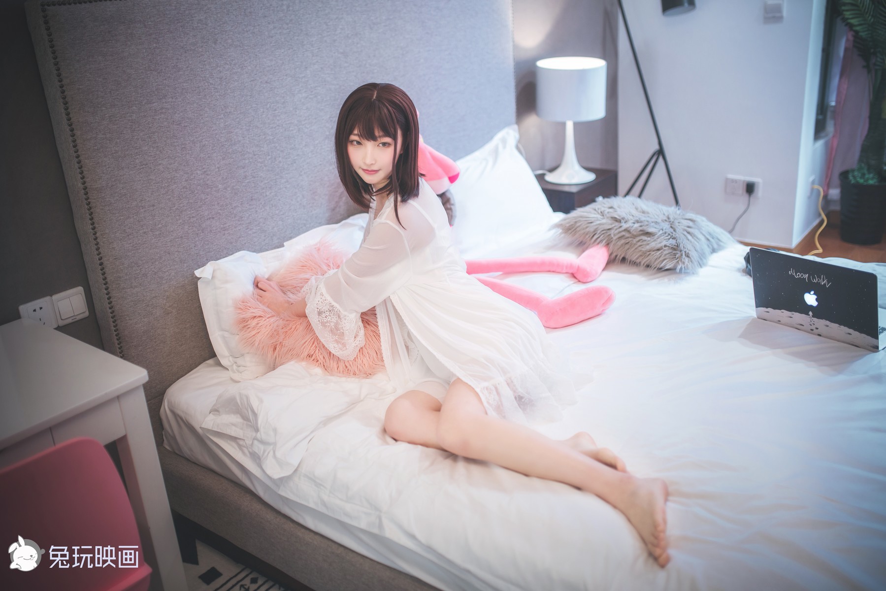 Cosplay兔玩映画居家女友最新写真