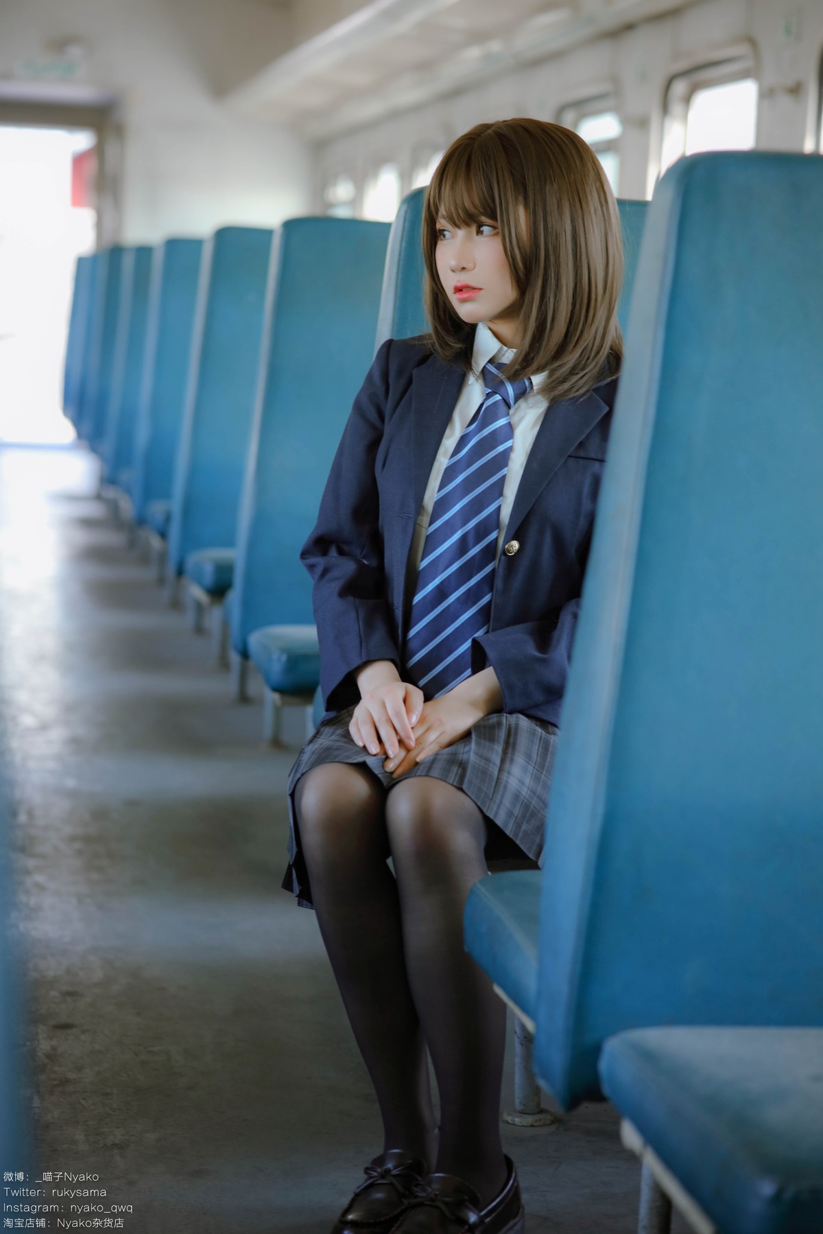 CosplayNyako喵子火车JK制服原版写真